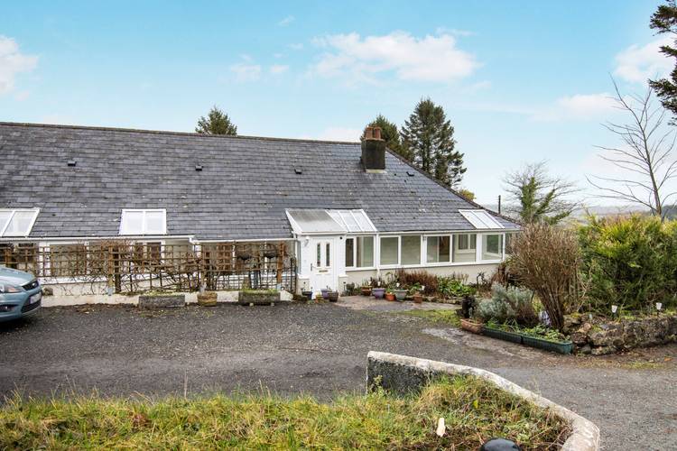 5 bedroom detached bungalow