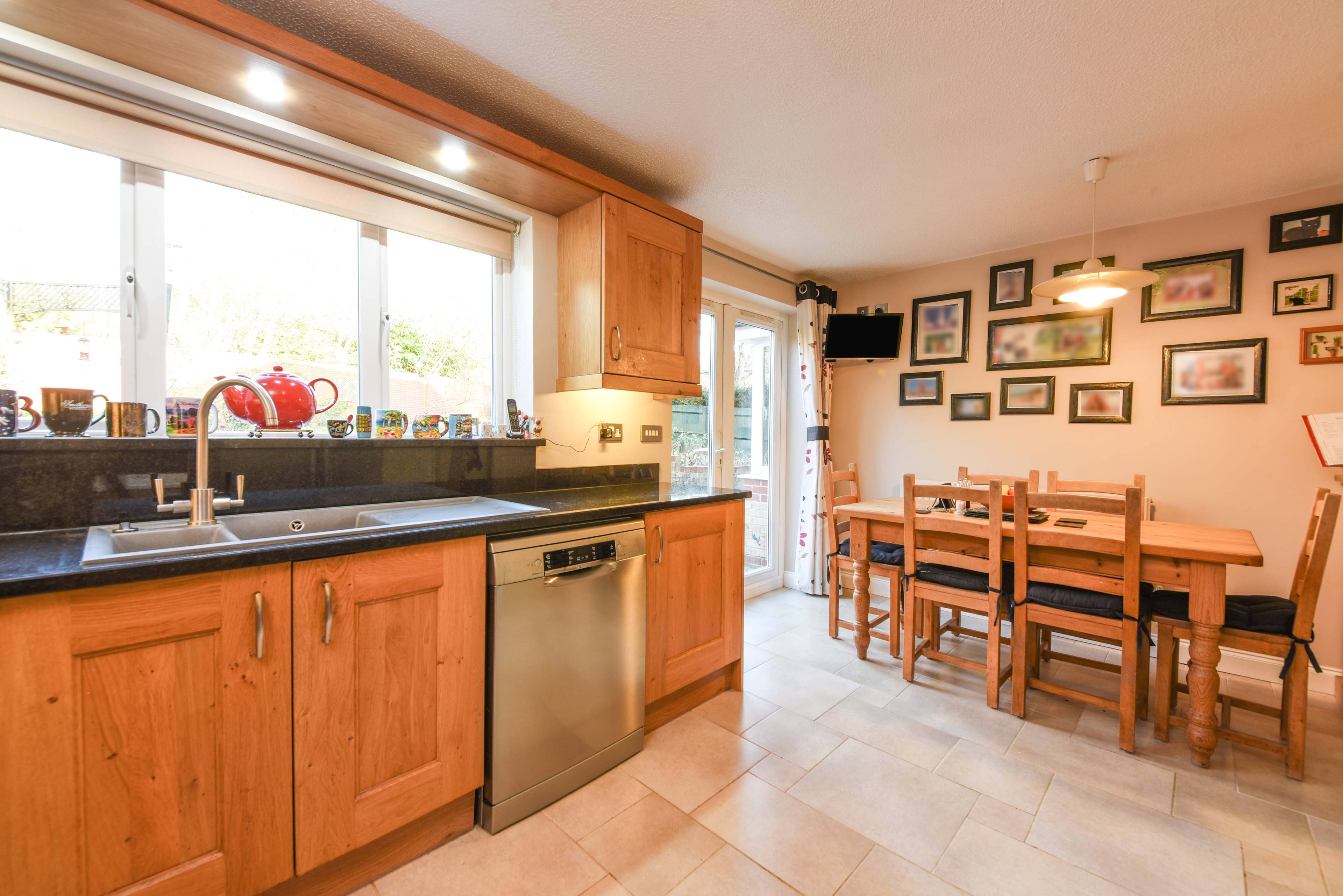 Kitchen/Breakfast