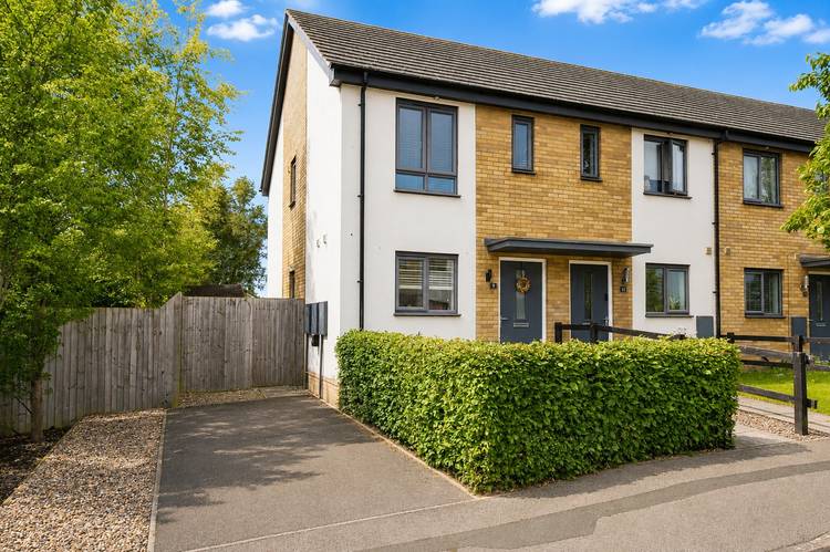 2 bedroom end of terrace house