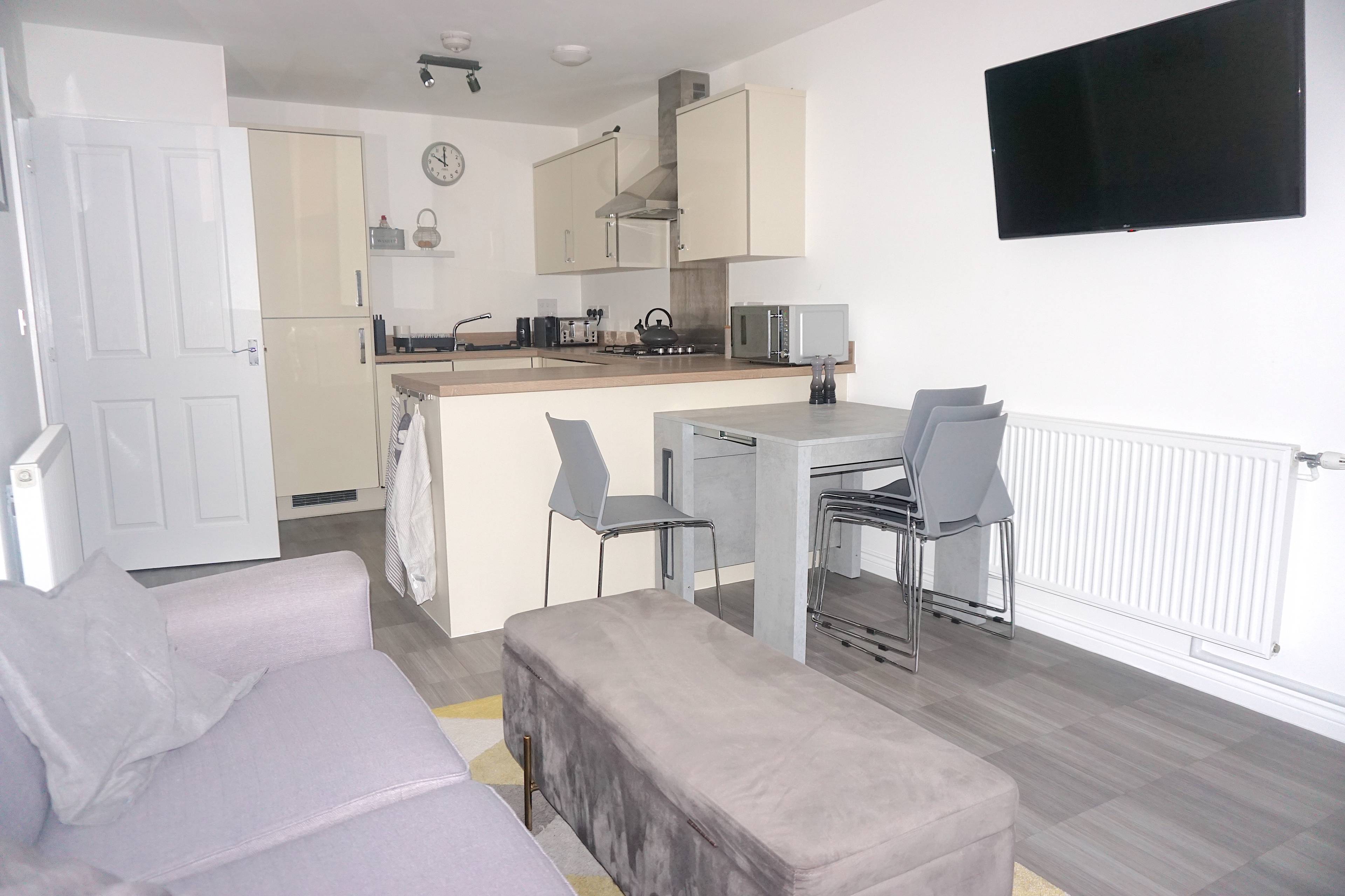 Lounge / Kitchen