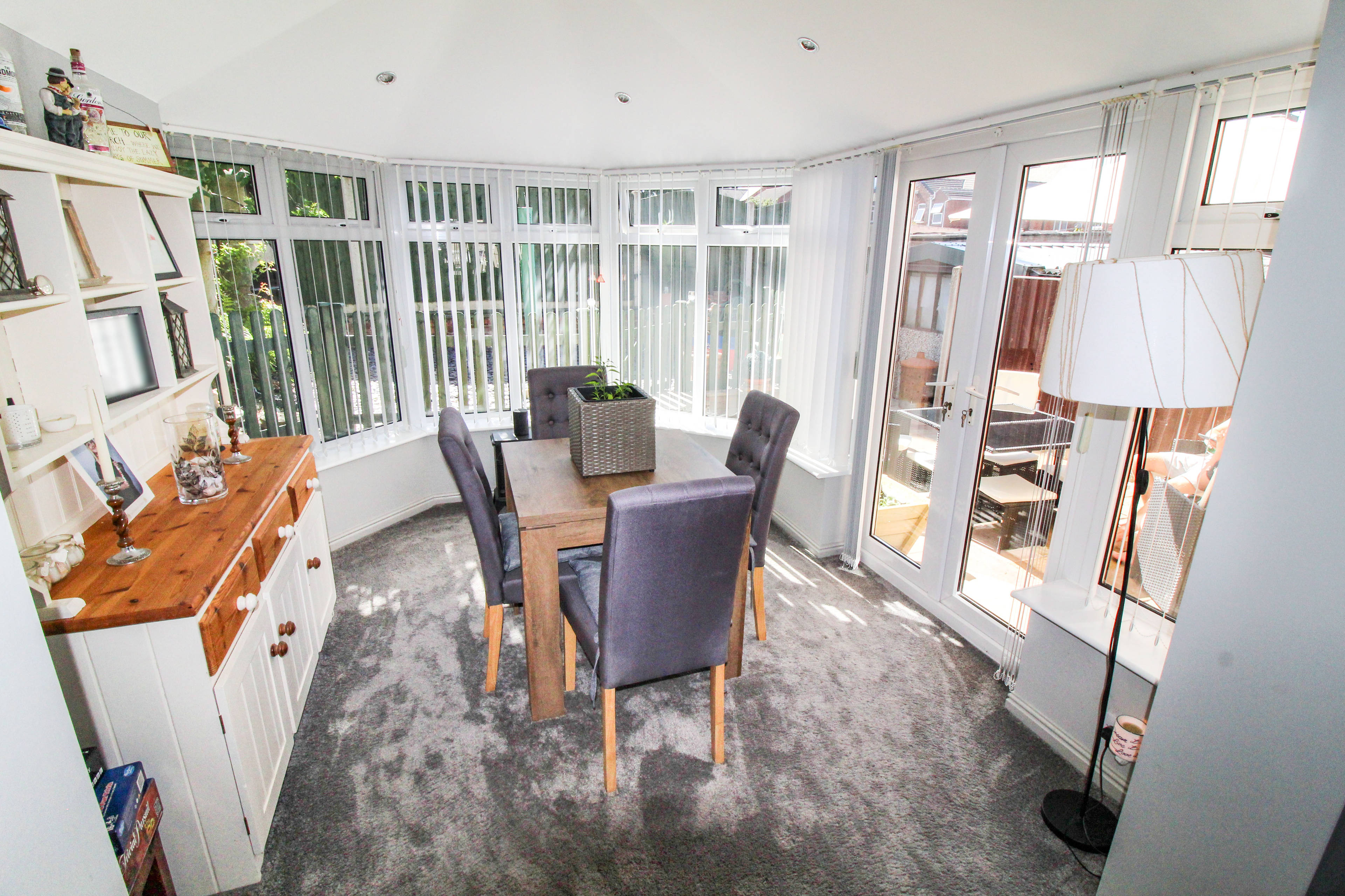Lounge/Dining Room
