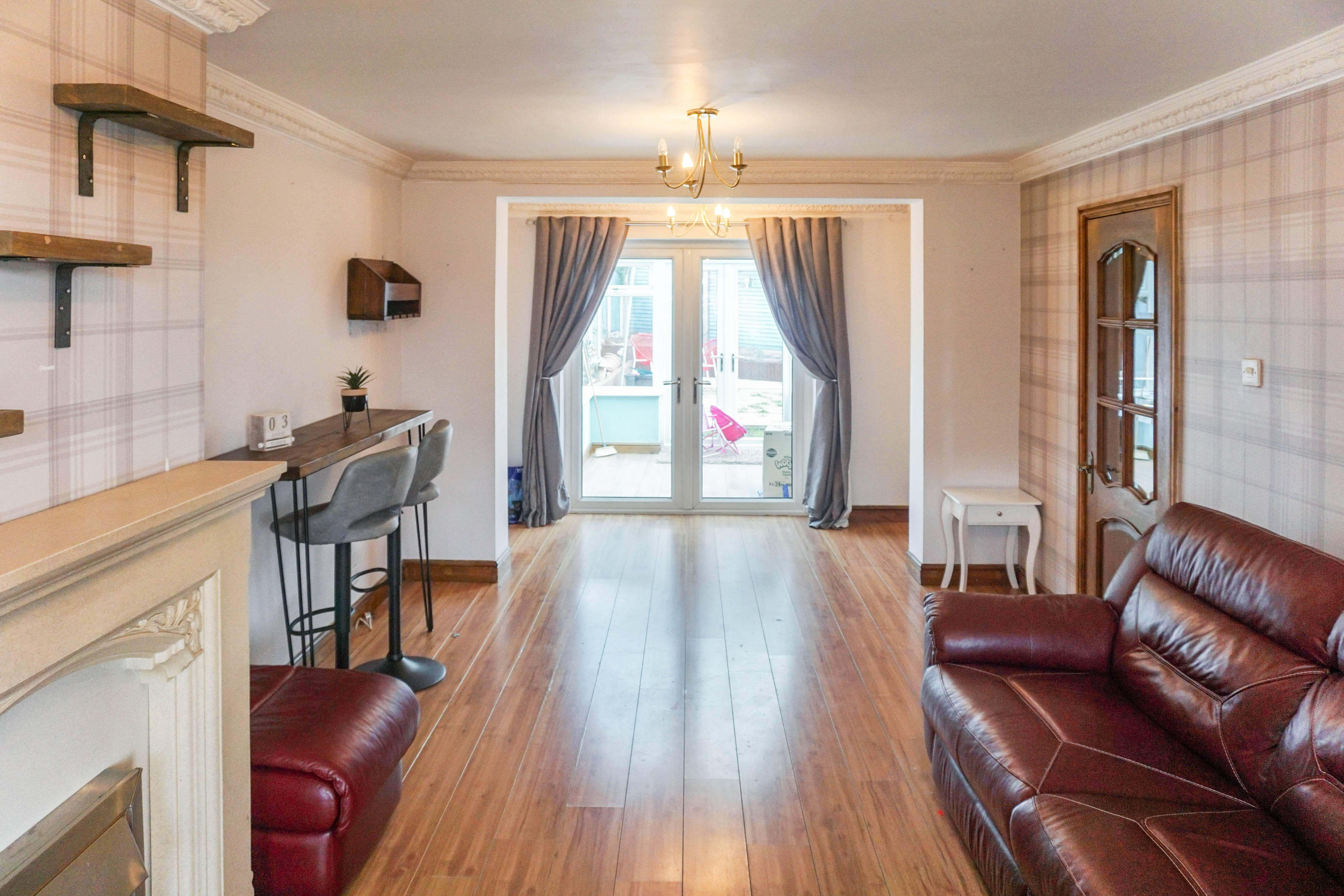 Lounge/Dining Room