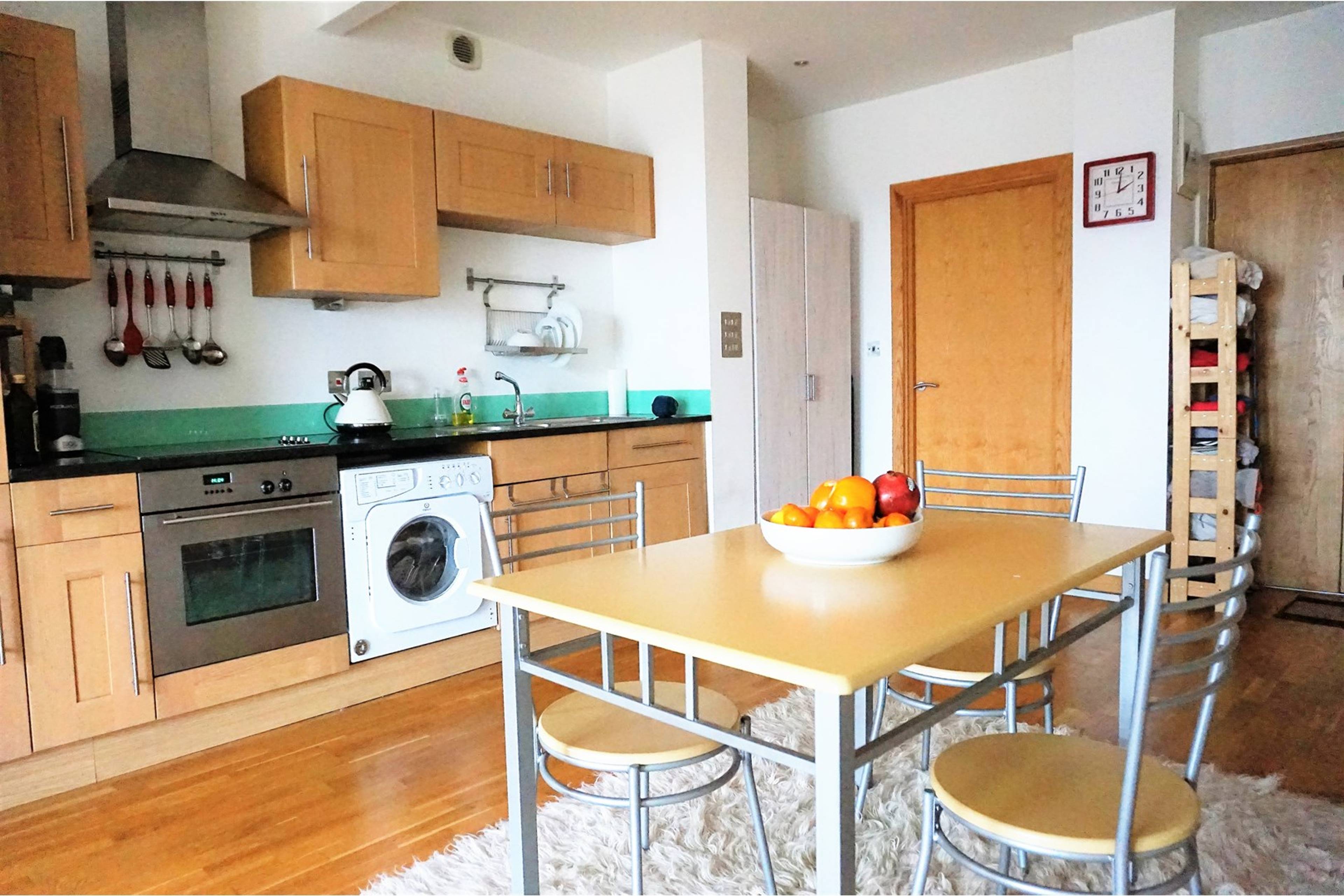 Lounge / Kitchen