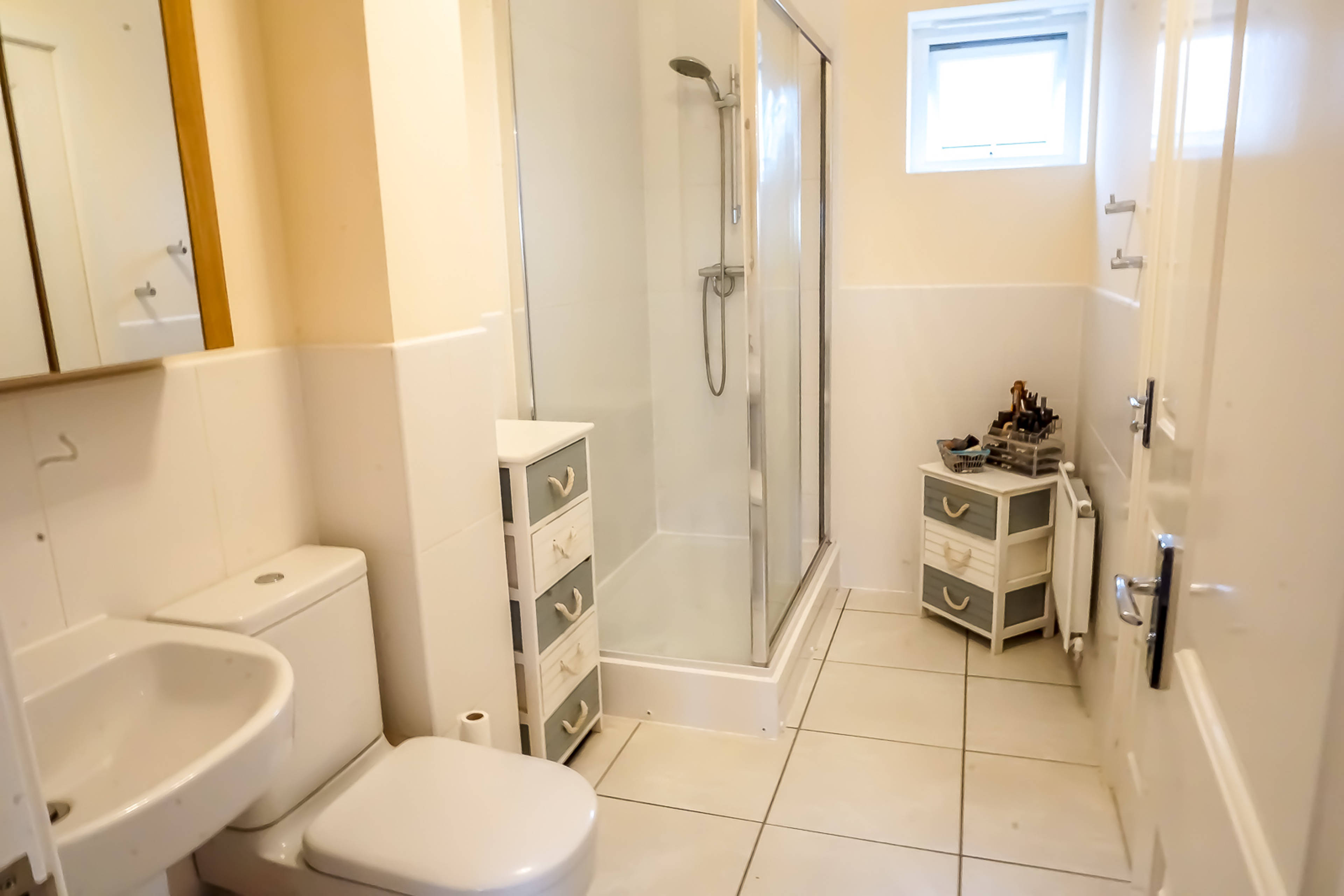 Jack & Jill En-suite