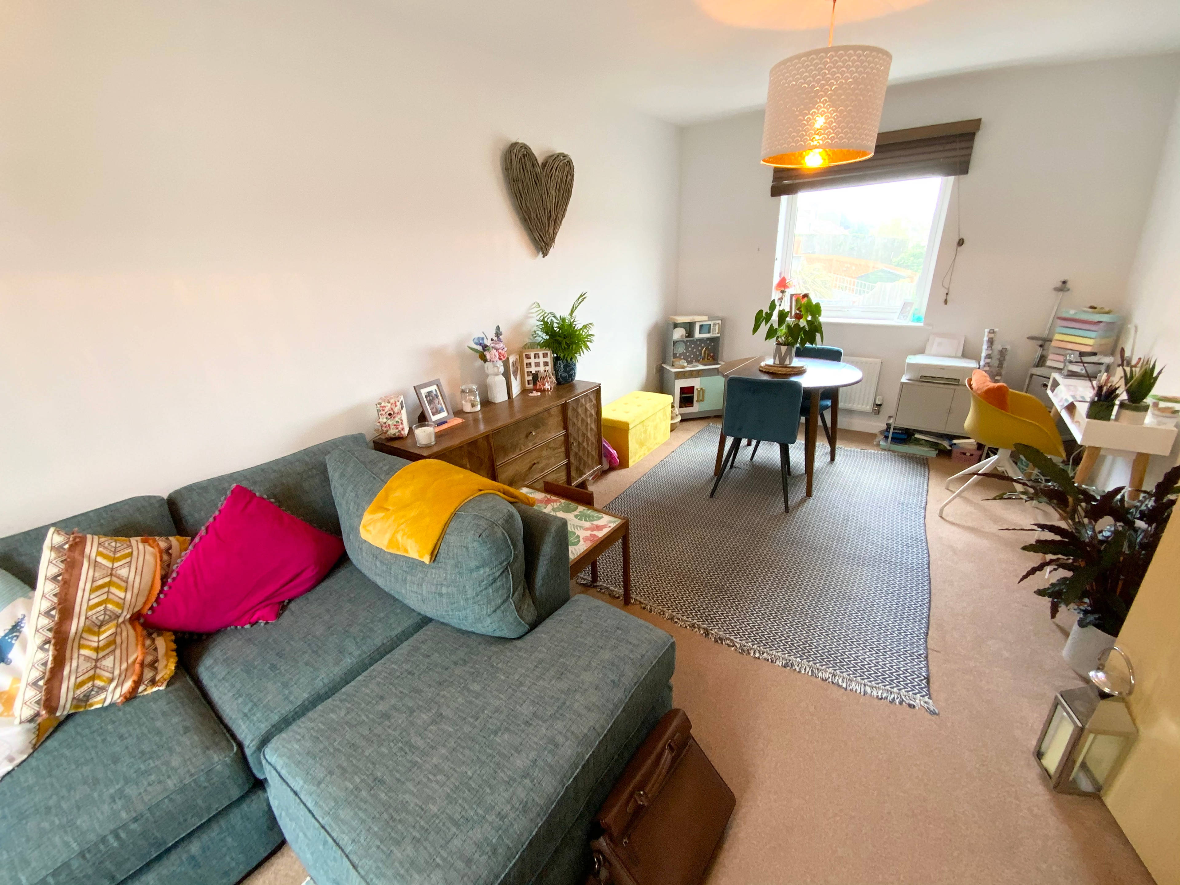 Lounge/Dining Room