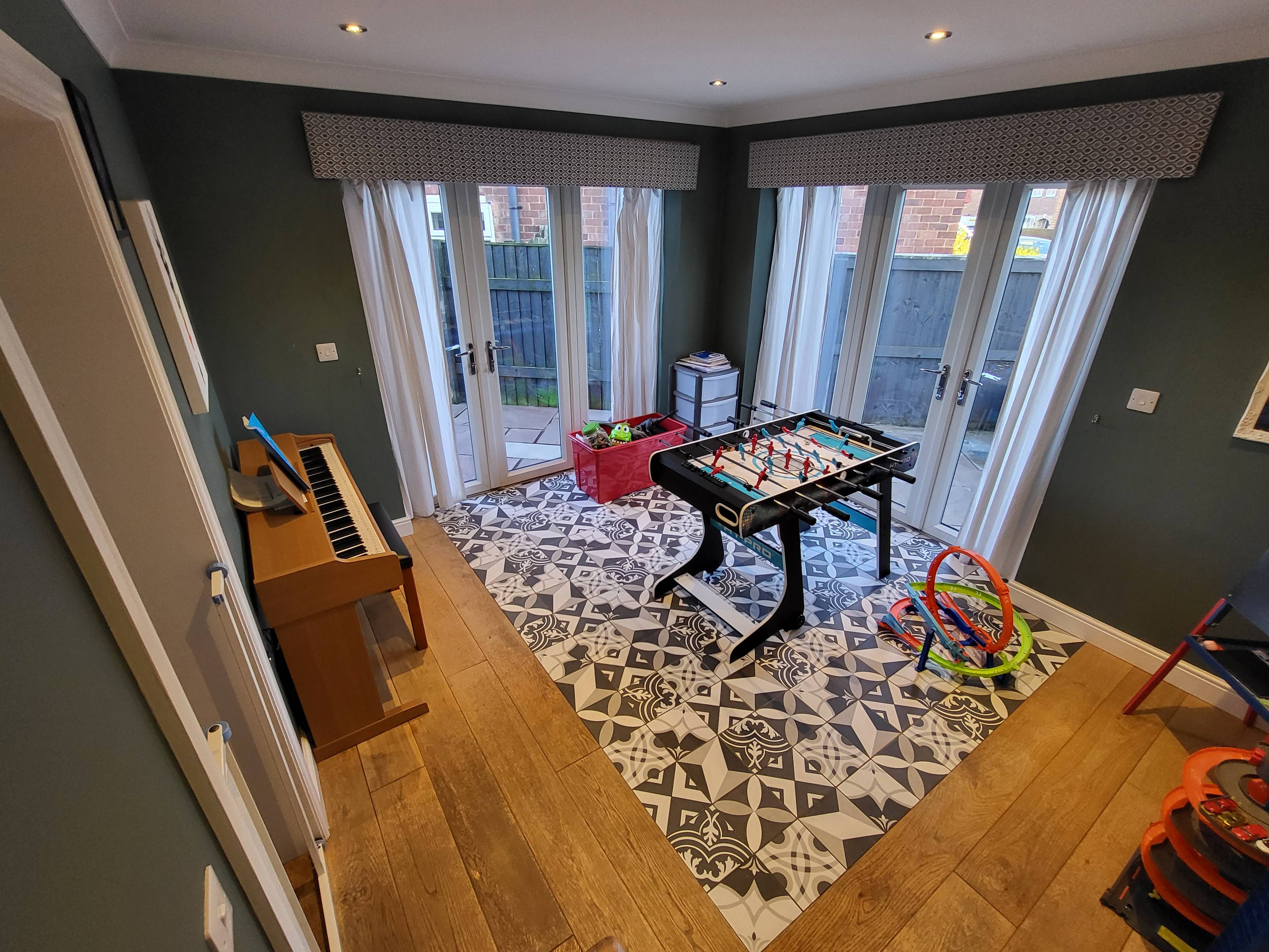 Lounge/Family/Games