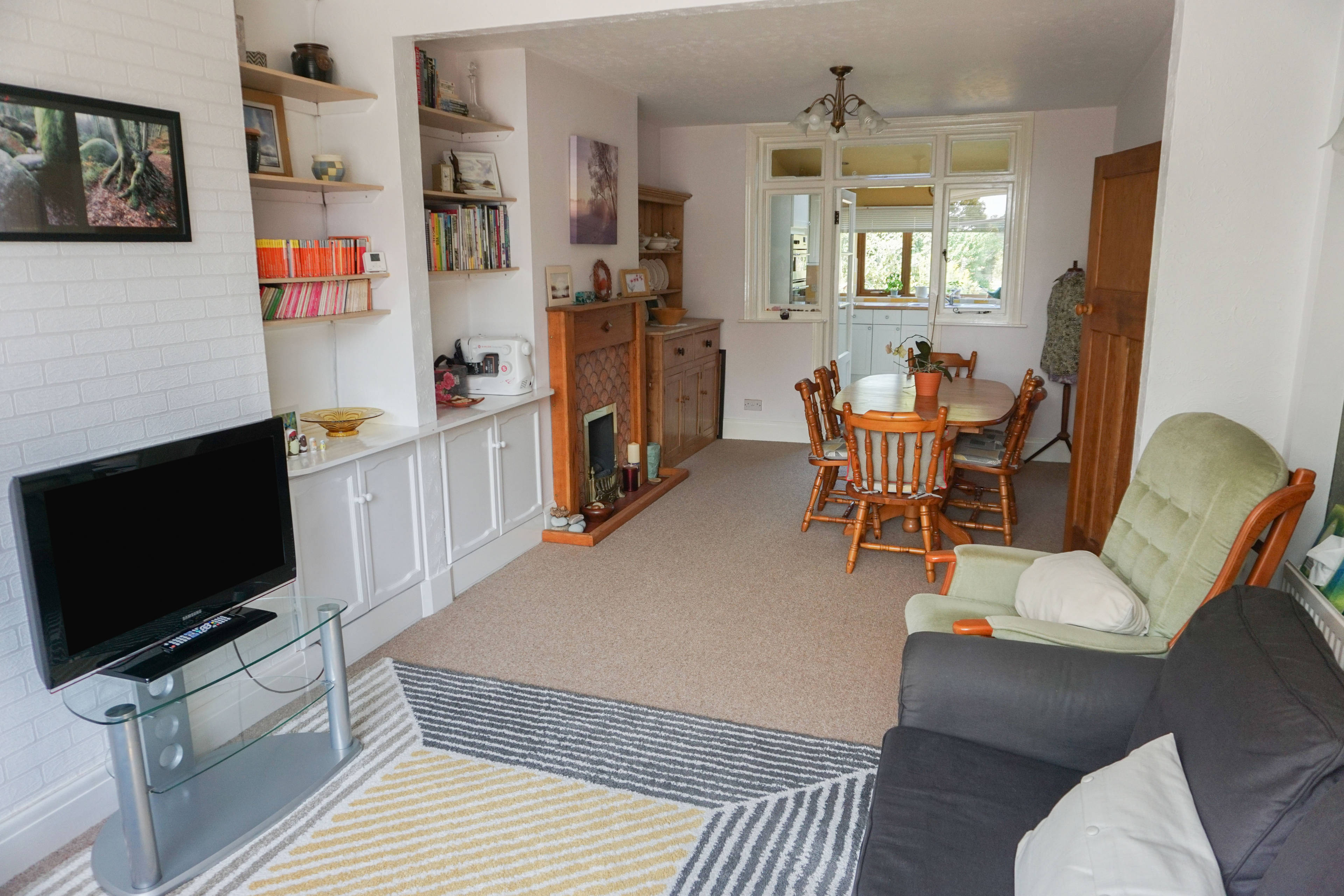 Lounge/Dining Room