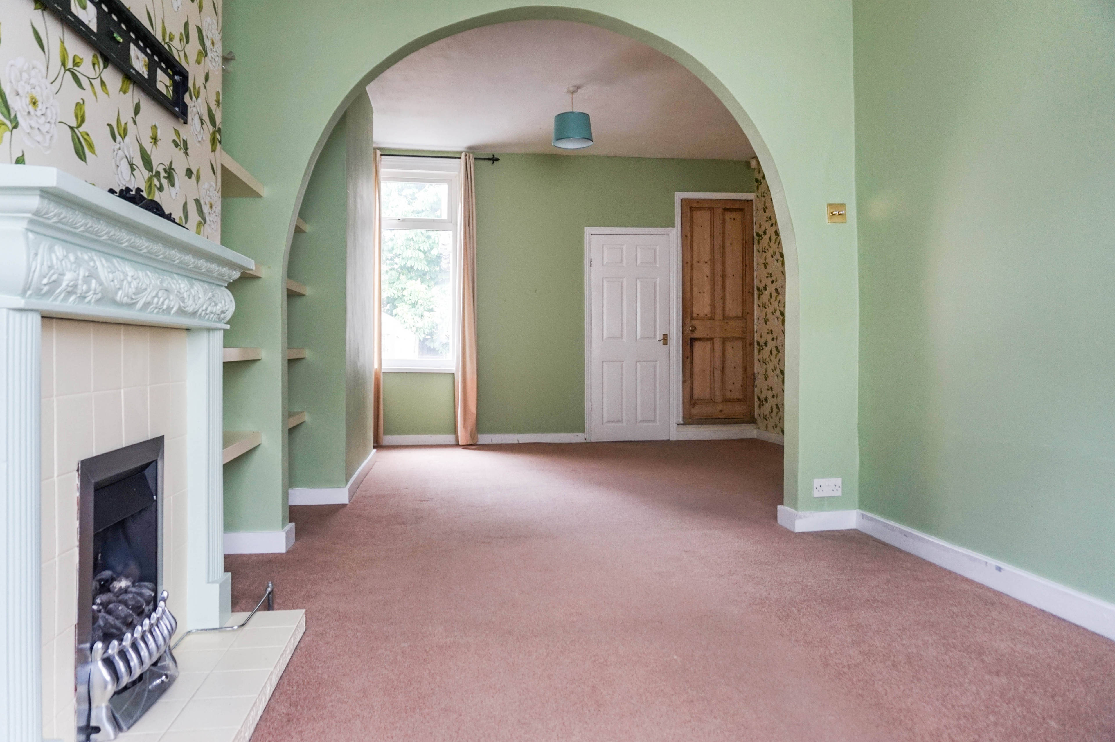 Lounge/Dining Room