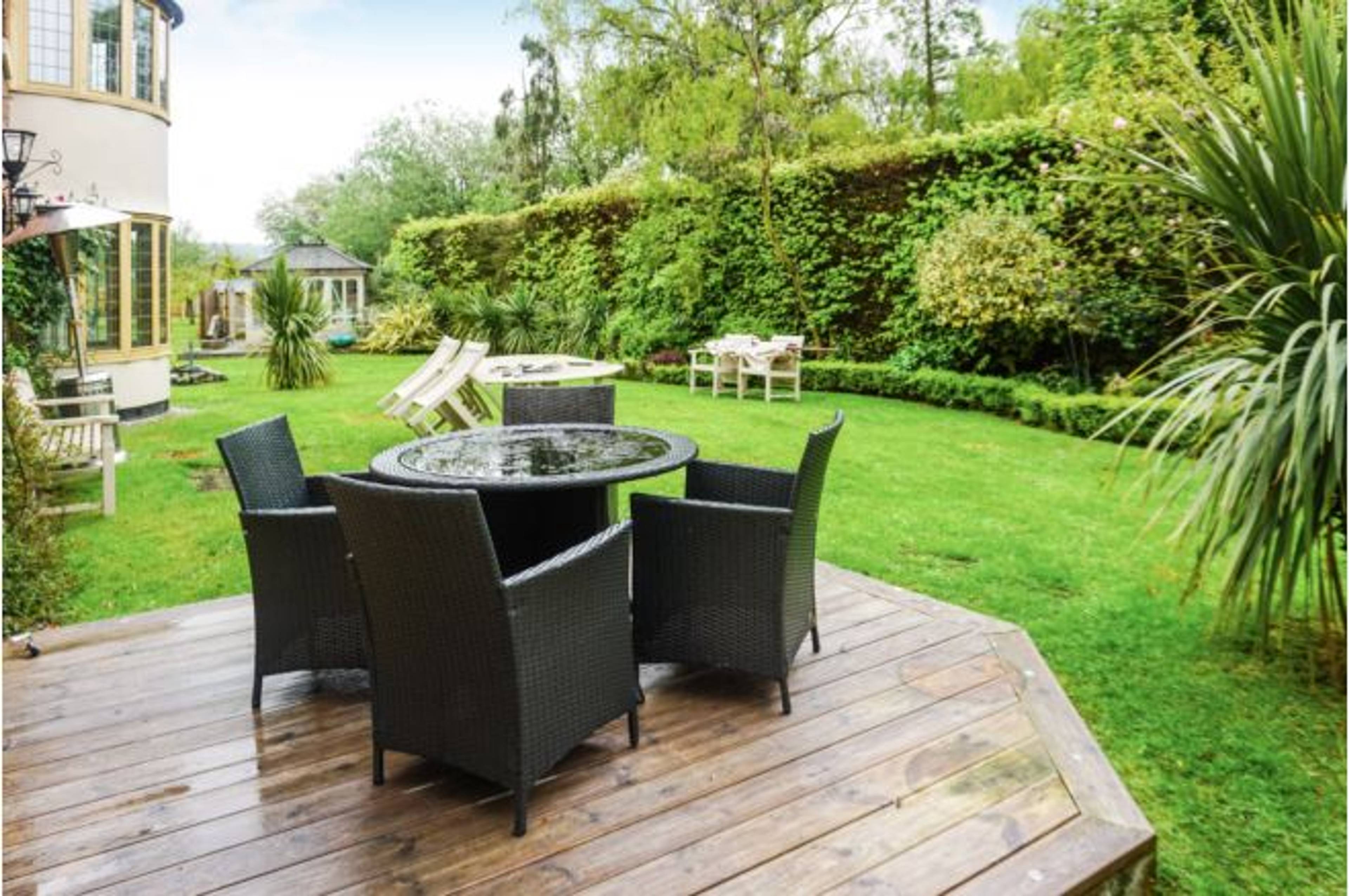 rear garden      