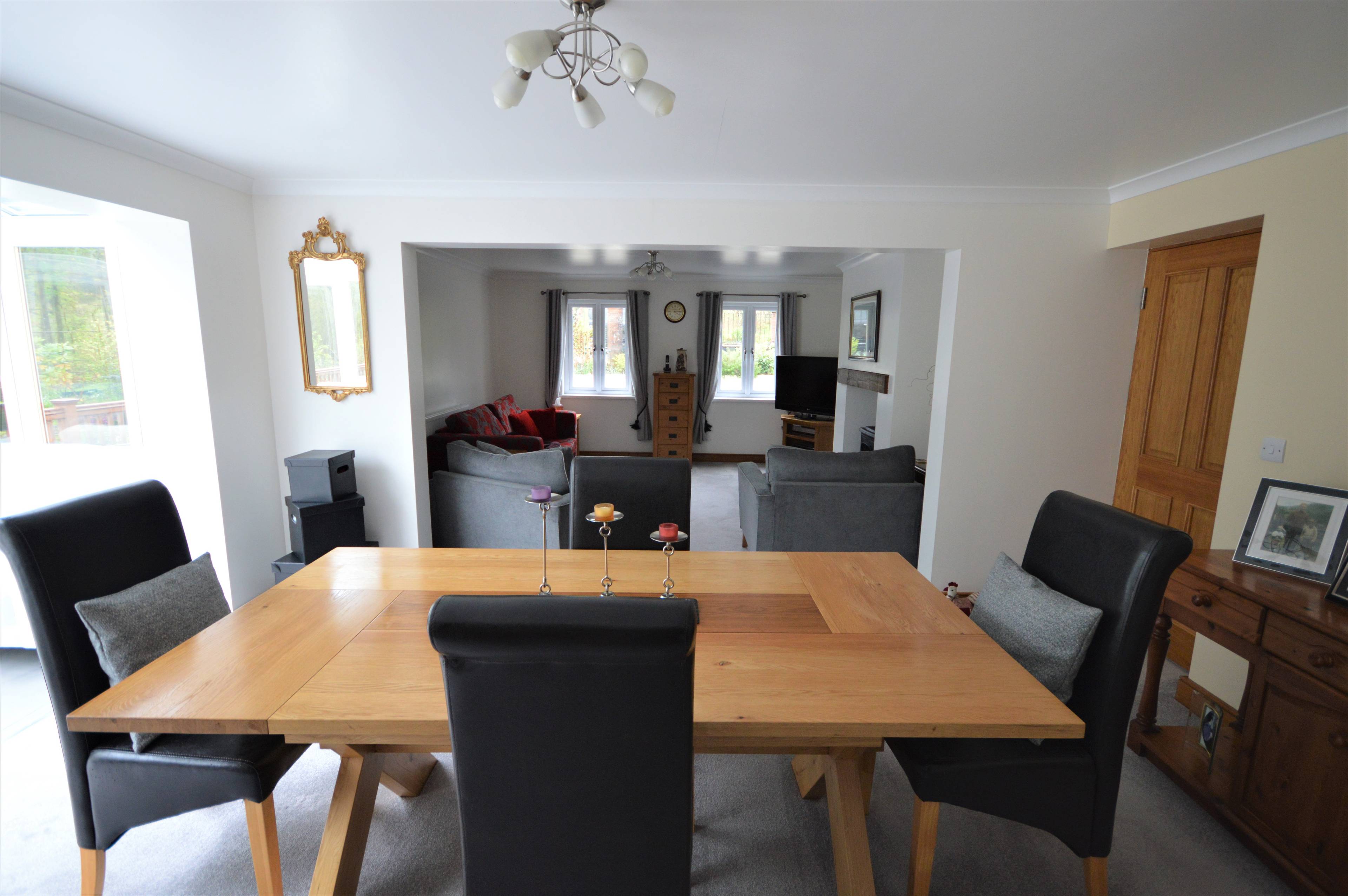 Lounge/Dining Room