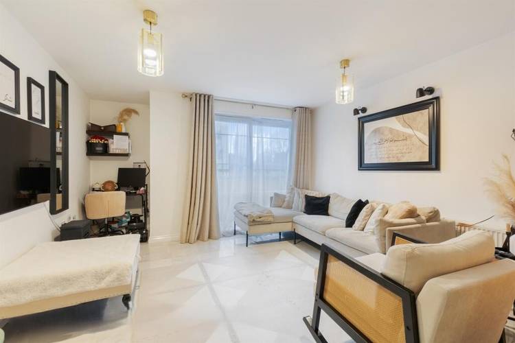 2 bedroom flat