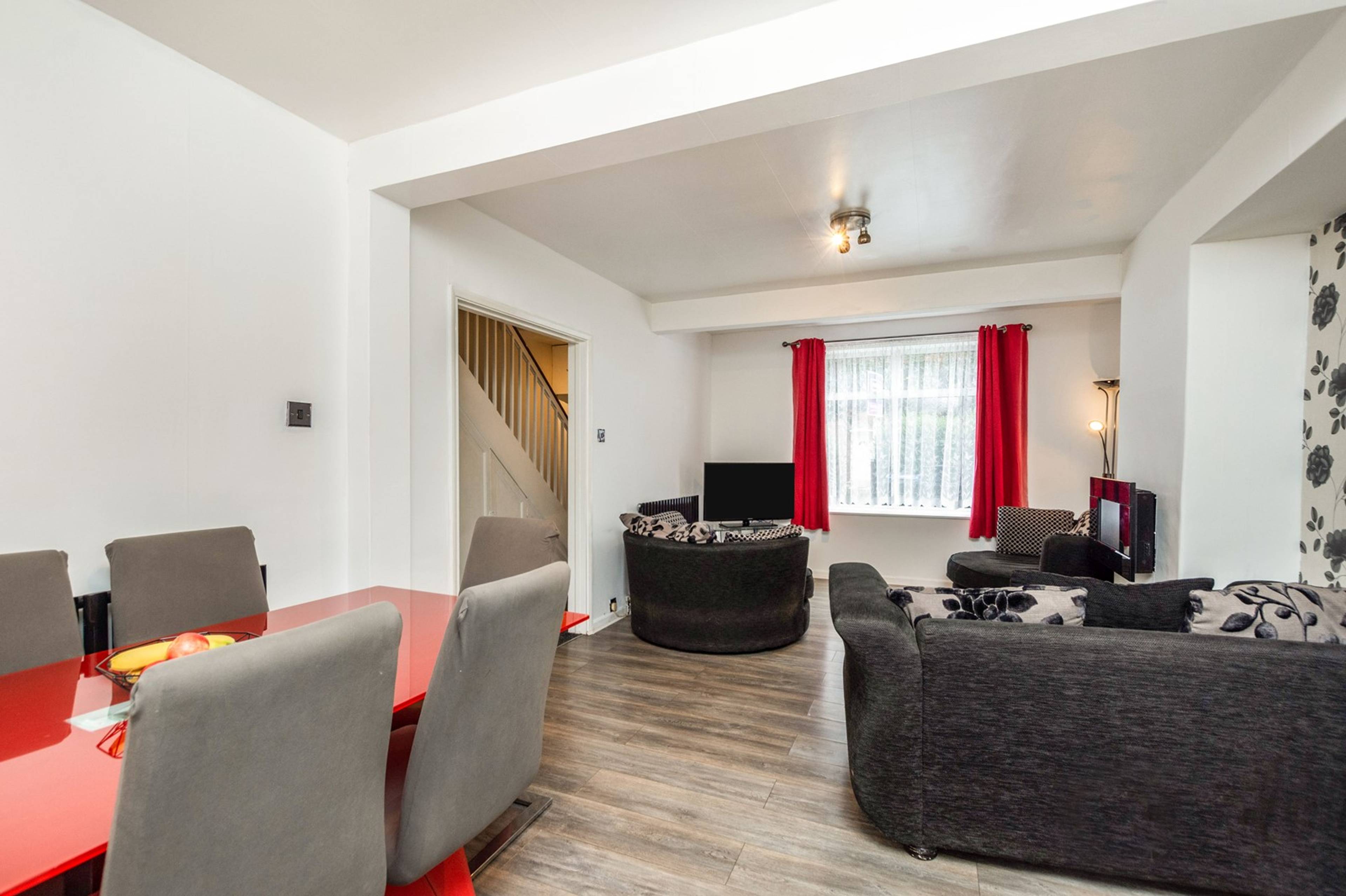 Lounge/Dining Room