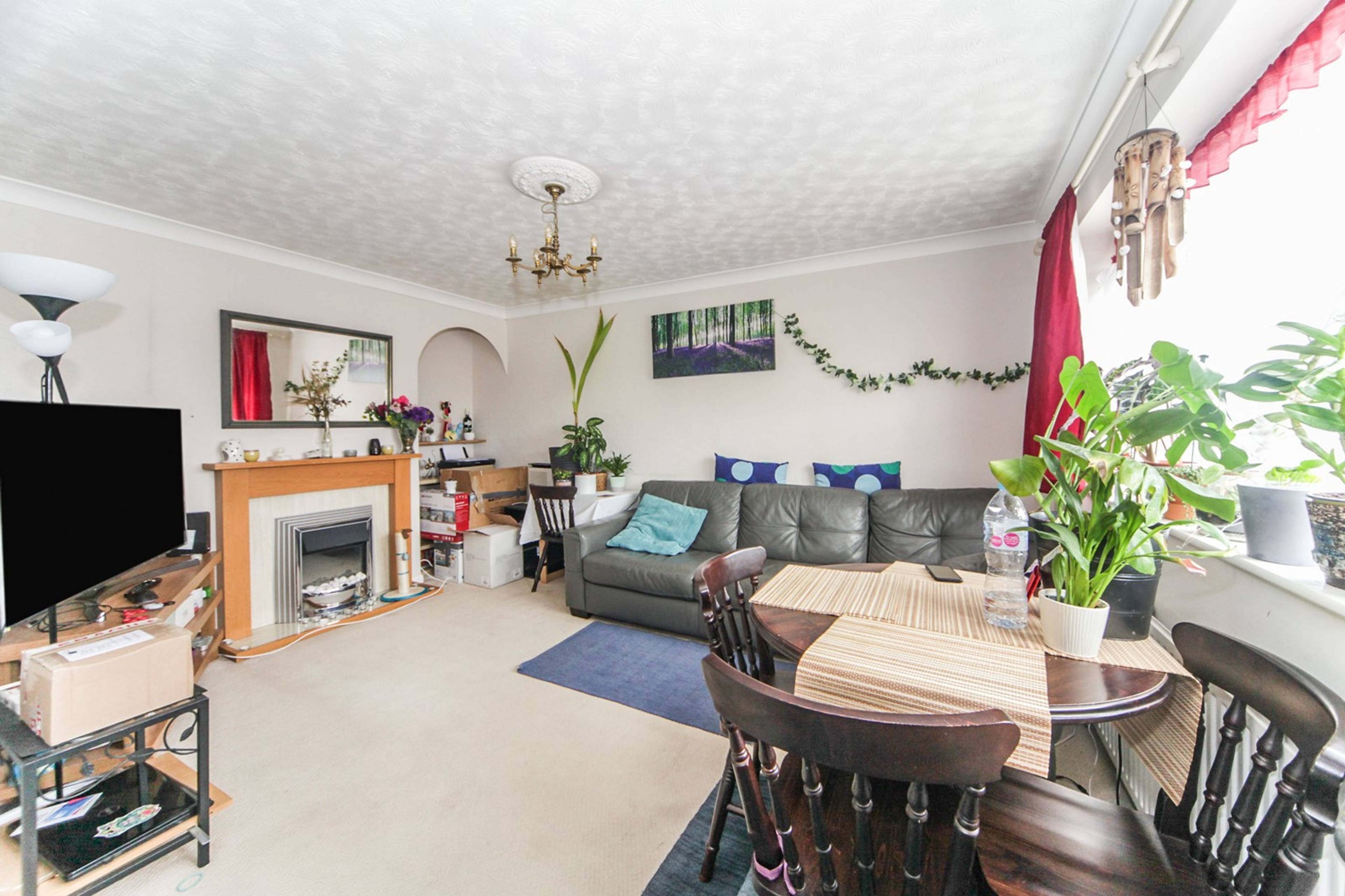 Lounge/Dining Room