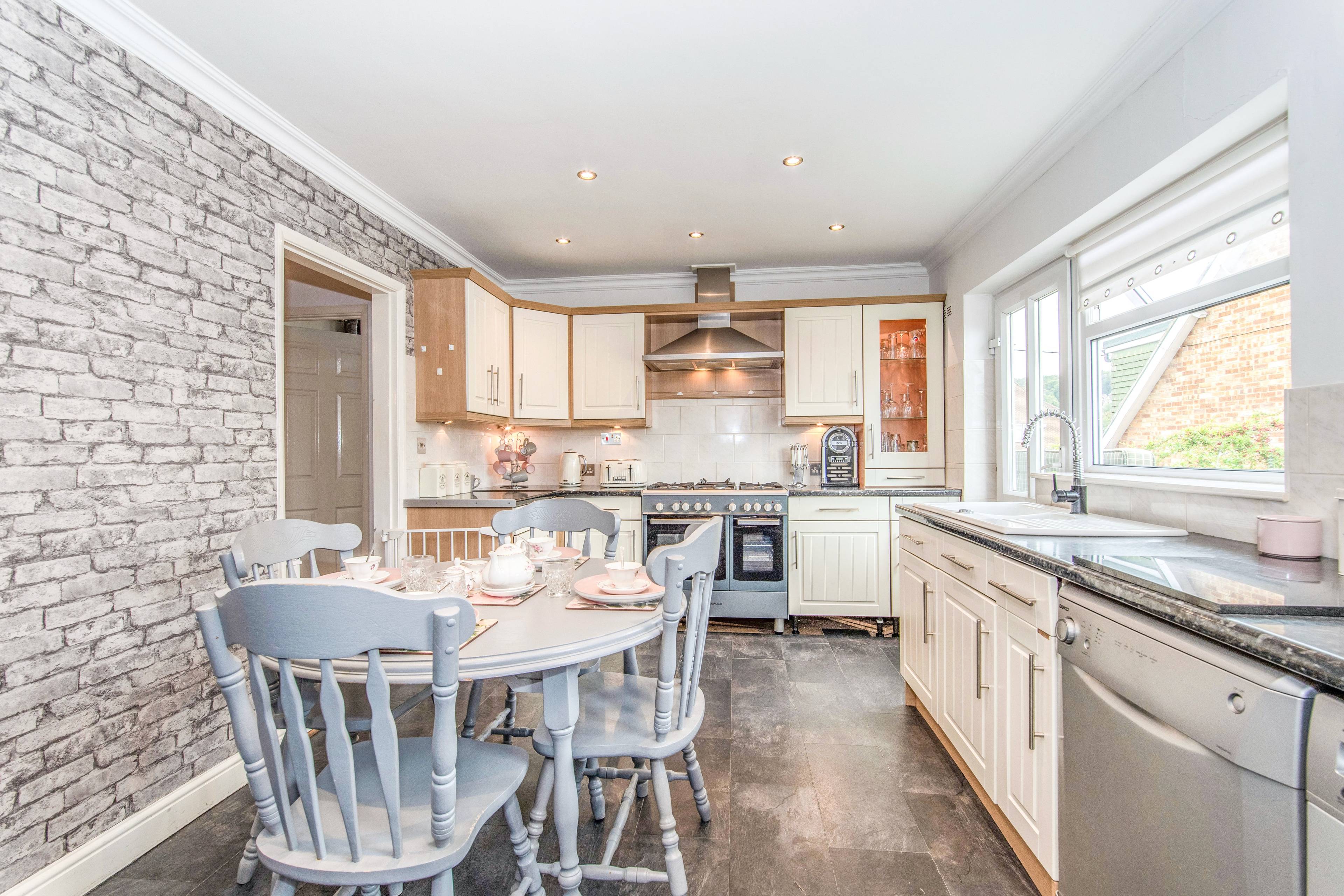 Kitchen/Breakfast
