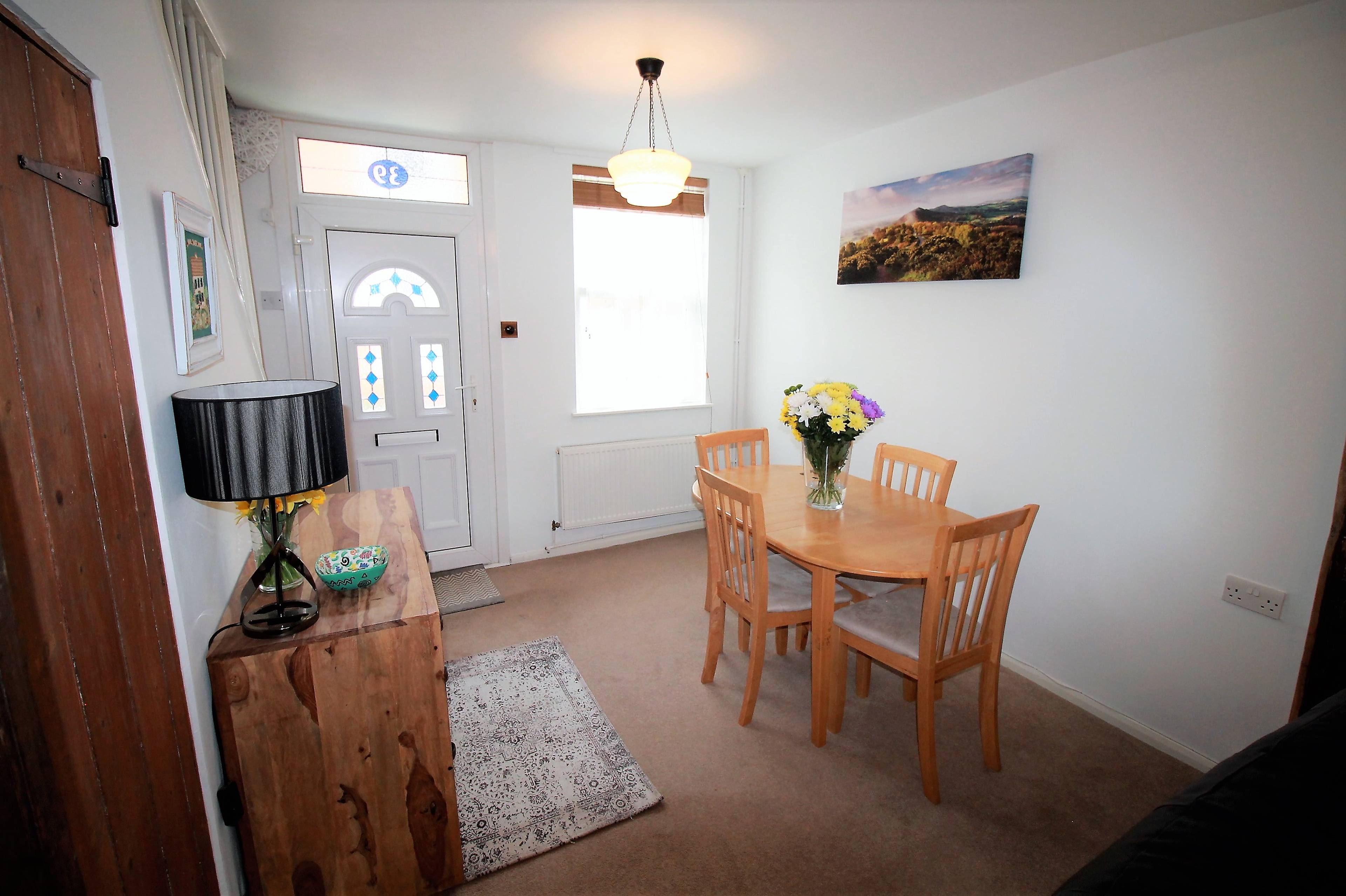 Lounge/Dining Room