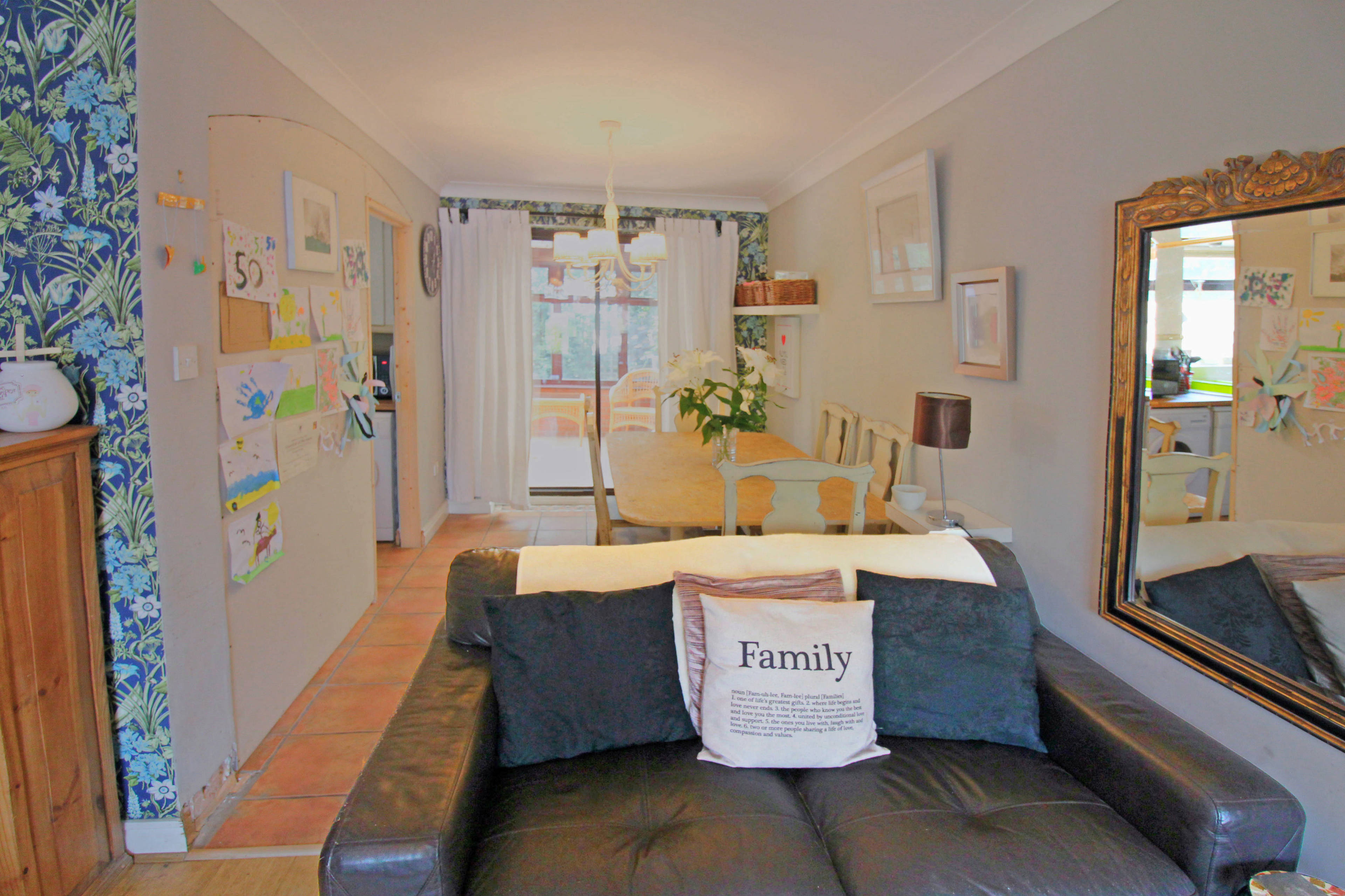 Lounge/Dining Room