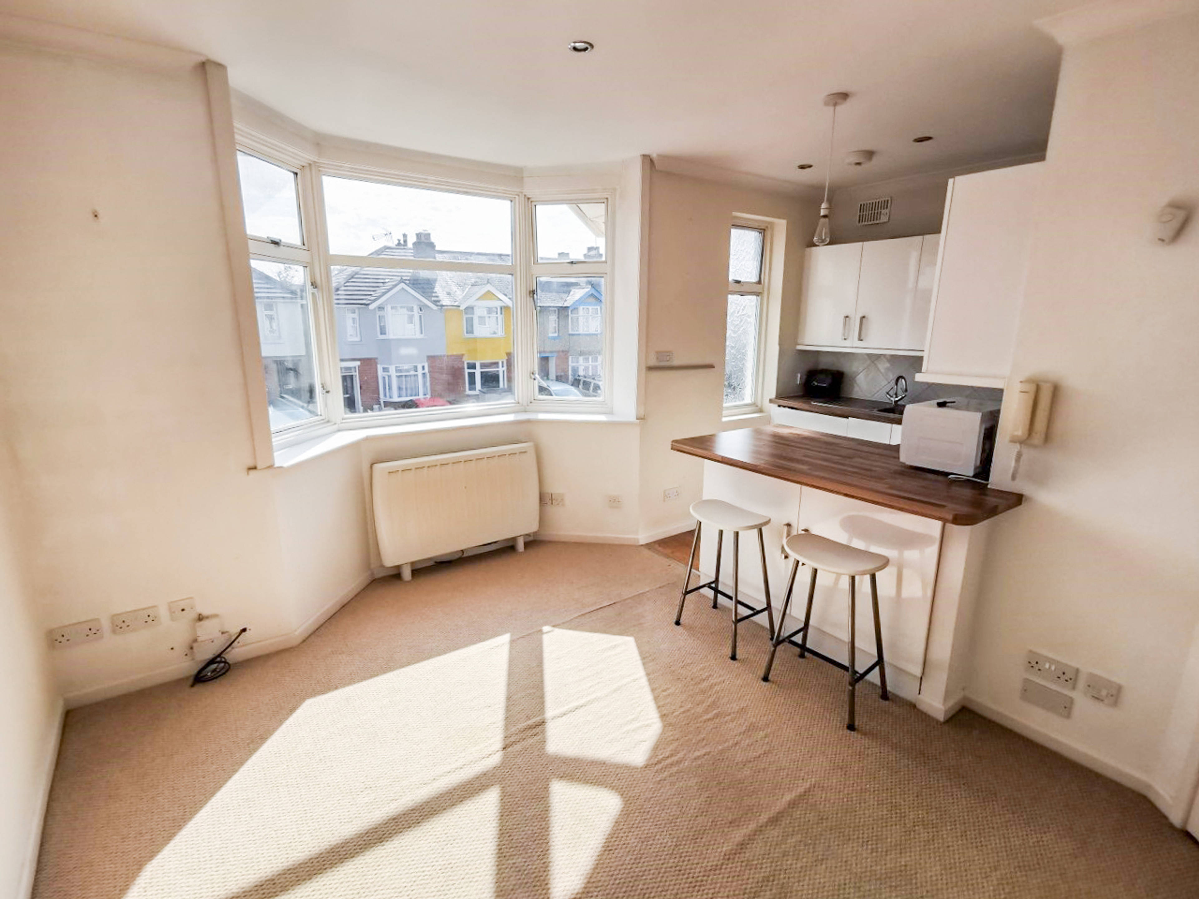 Lounge / Kitchen