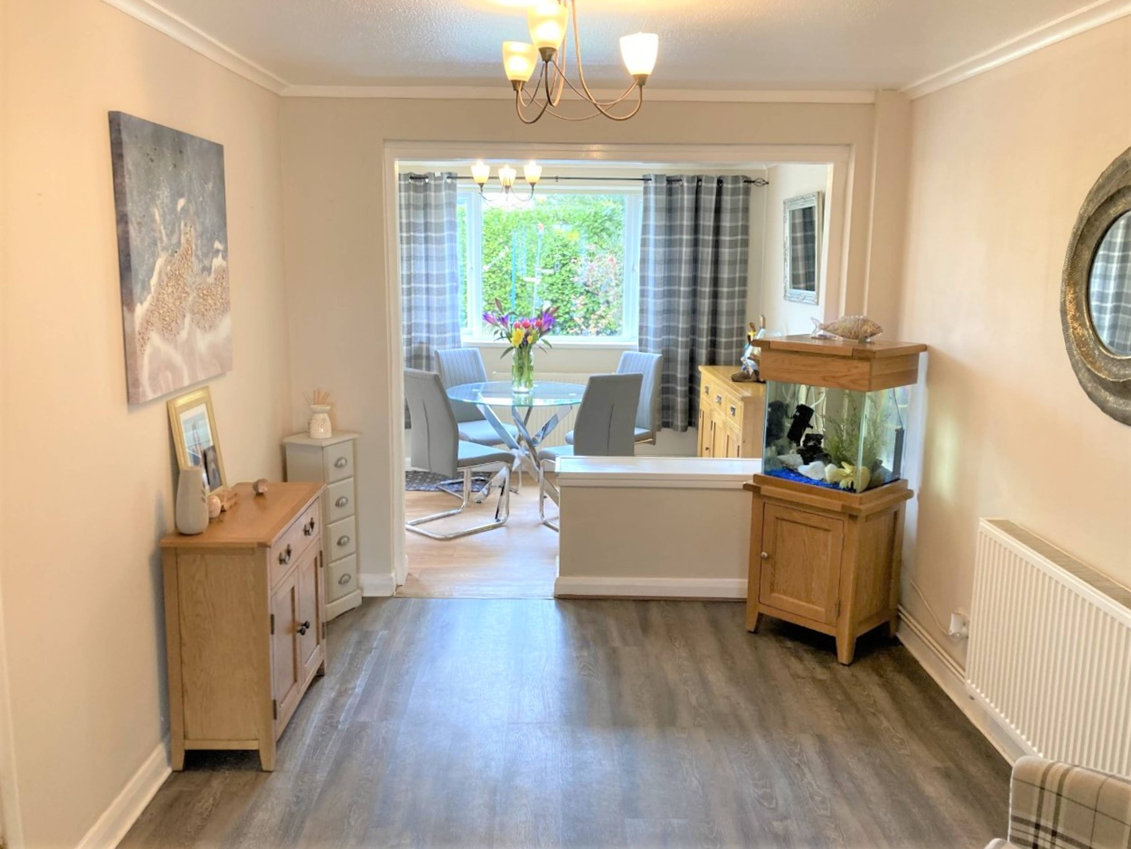 Lounge/Dining Room