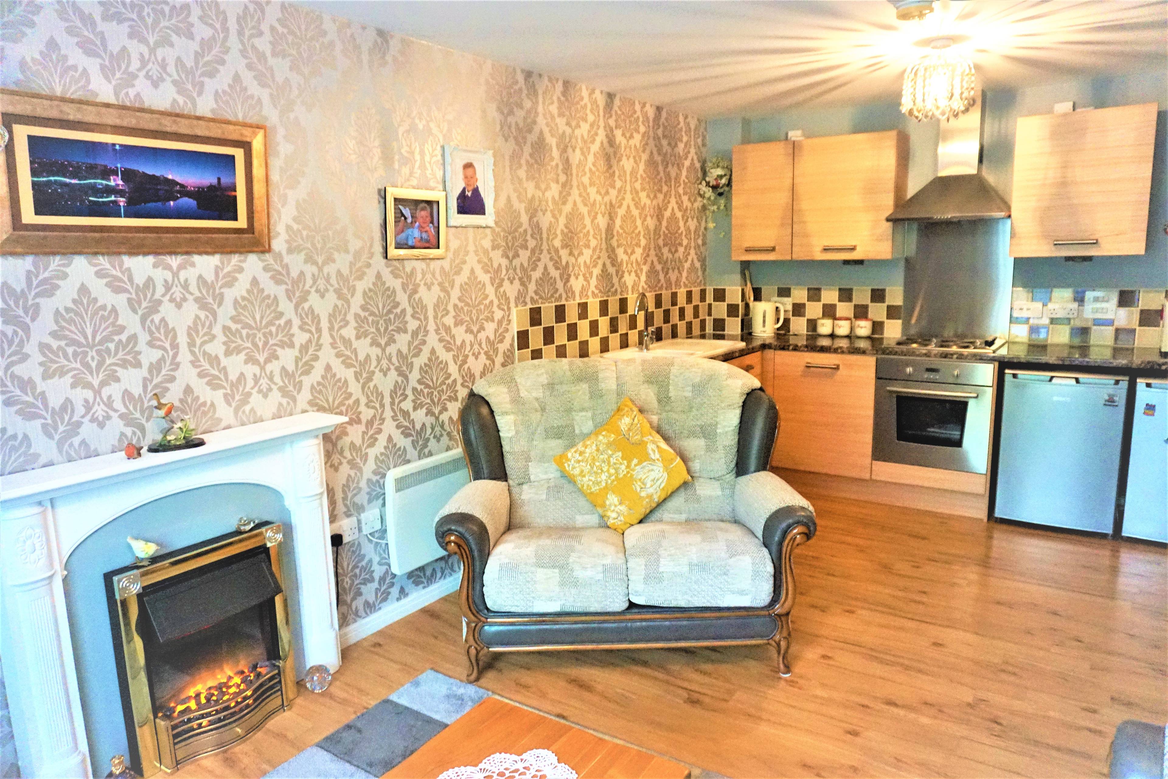 Lounge / Kitchen
