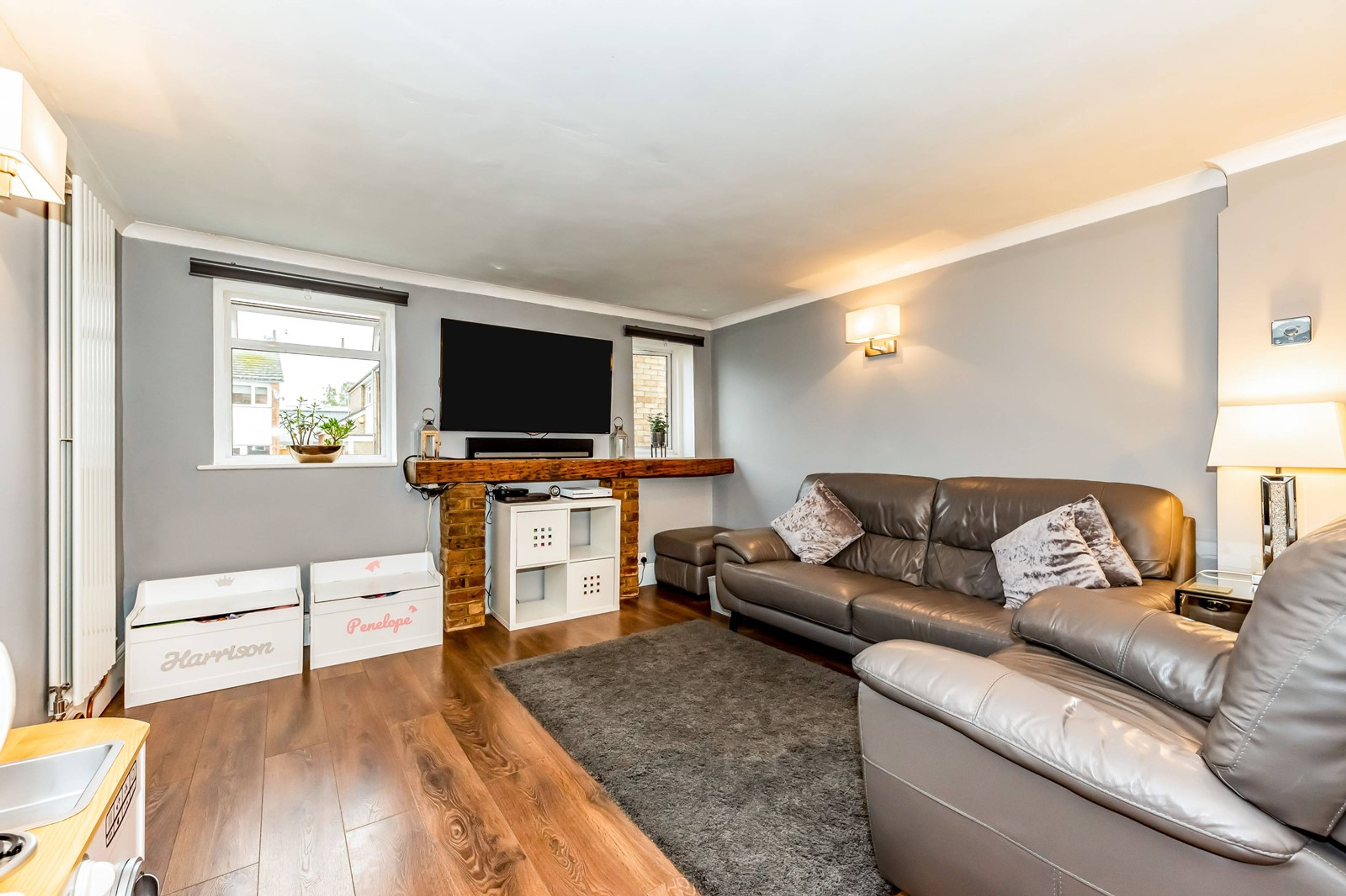 Lounge/Dining Room