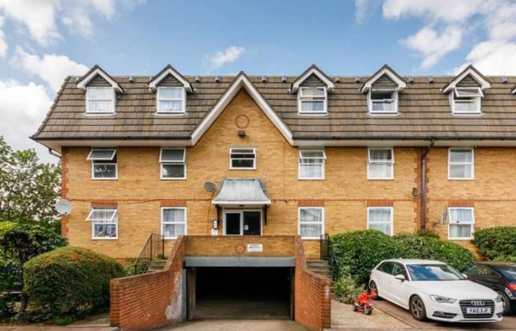 1 bedroom studio flat