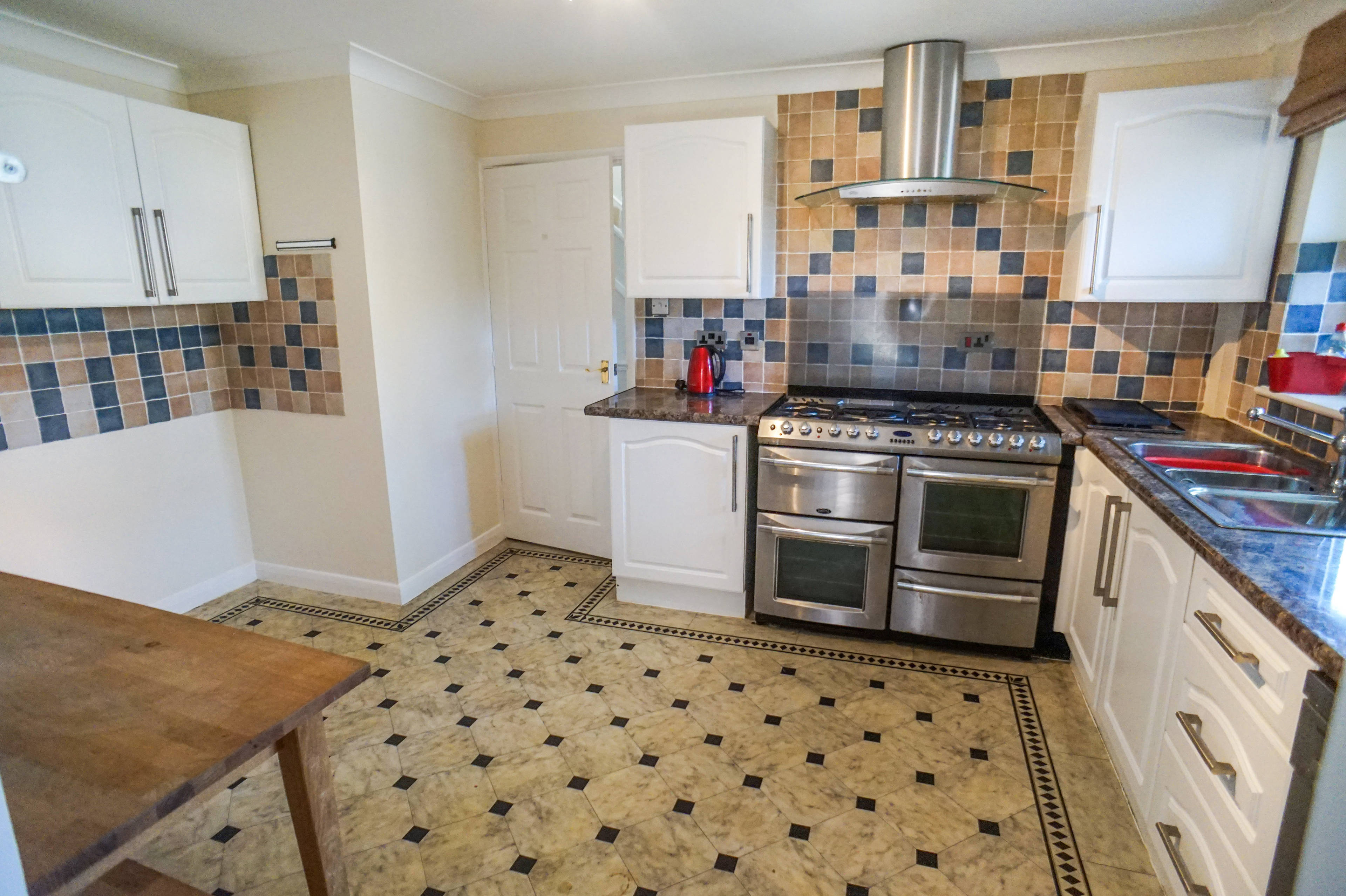 Kitchen/Breakfast