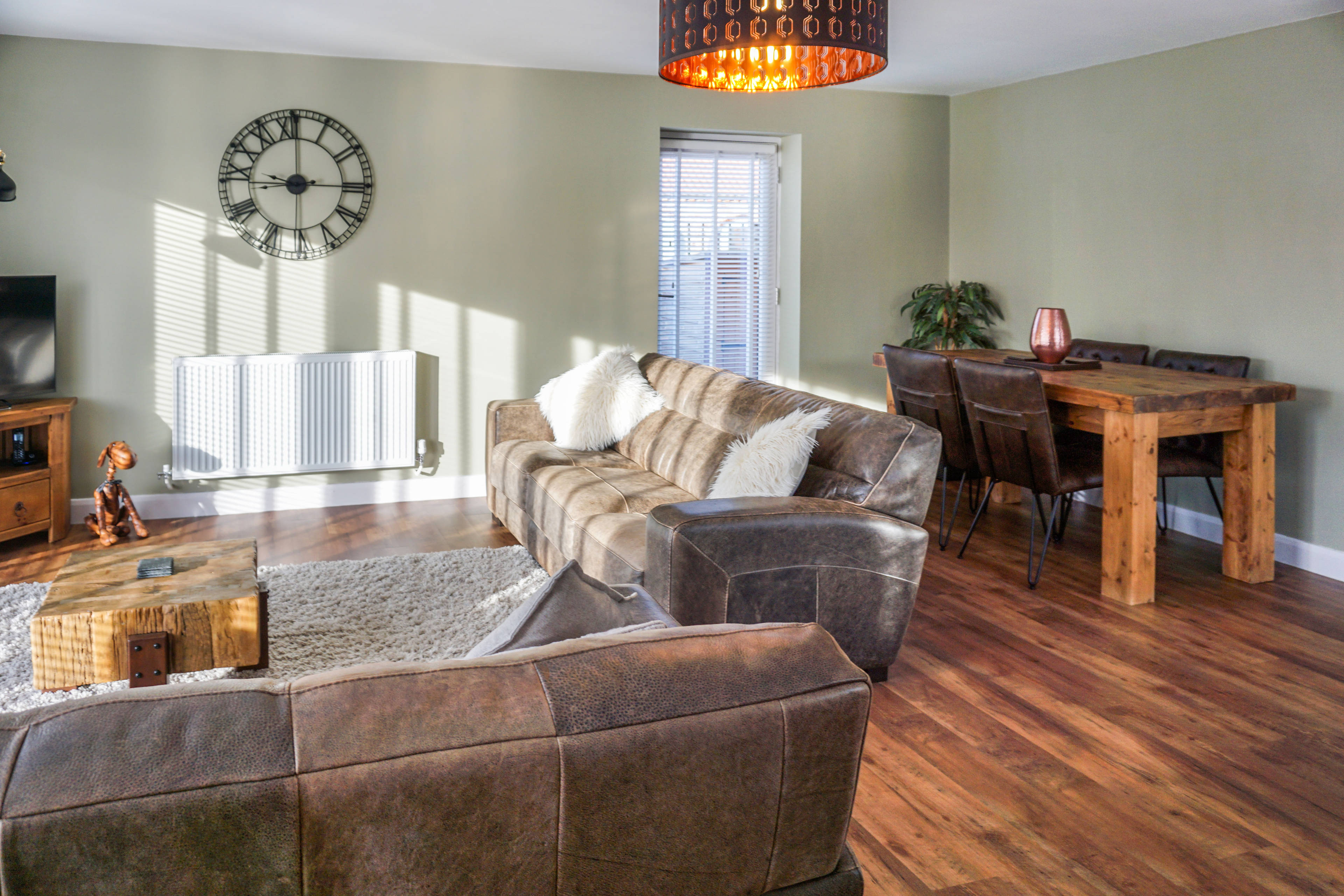 Lounge/Dining Room