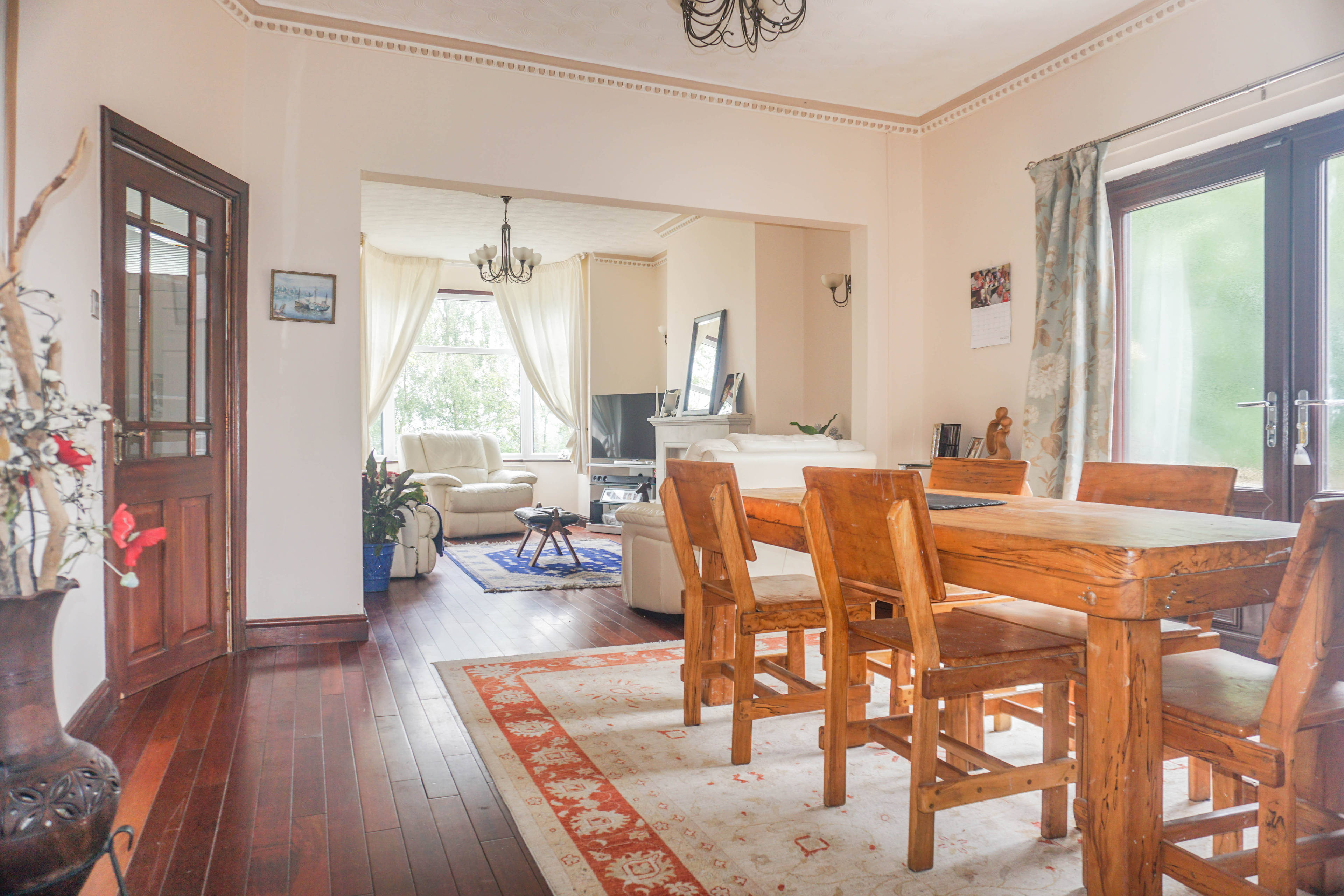 Lounge/Dining Room
