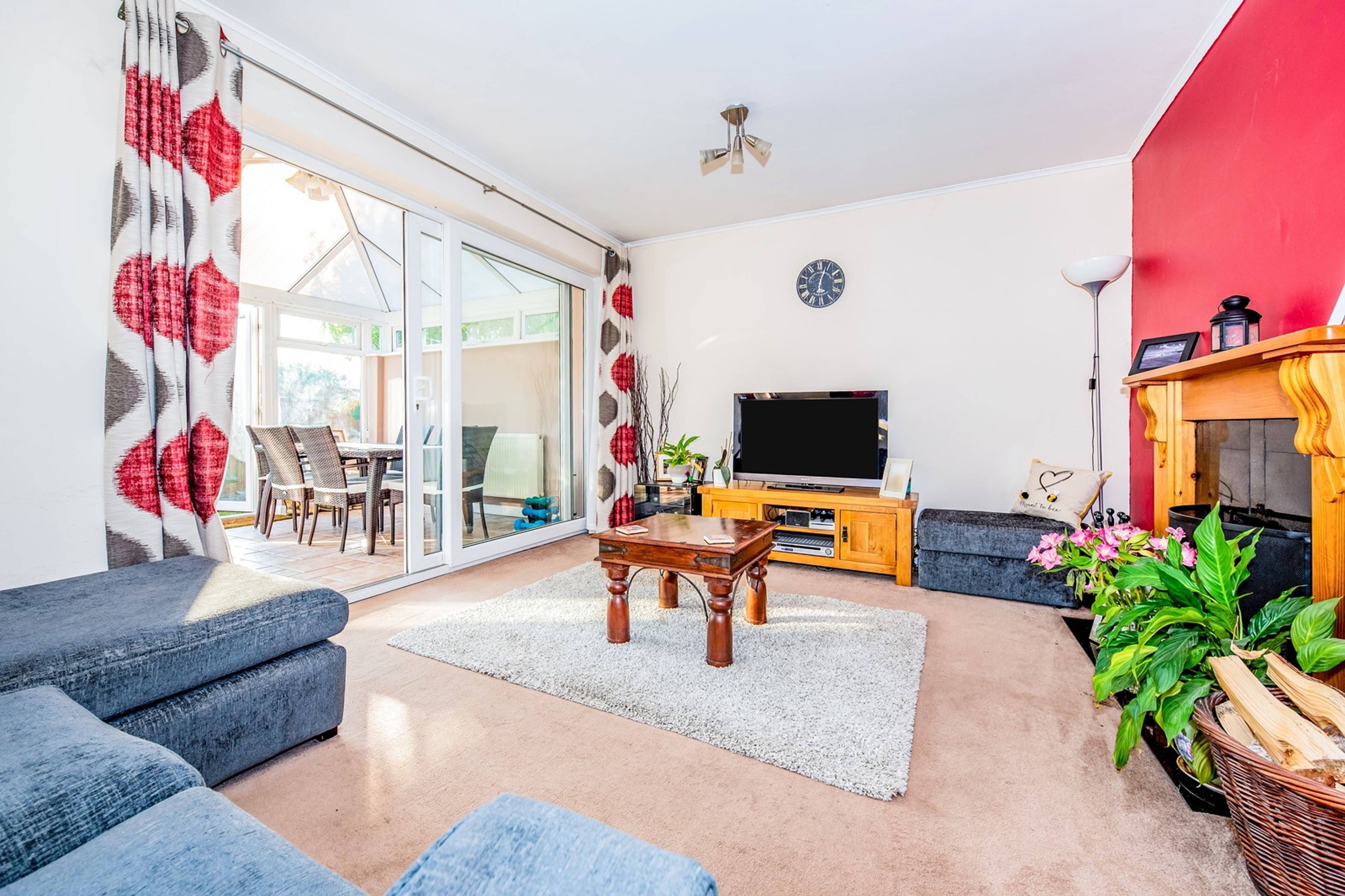 Lounge/Dining Room