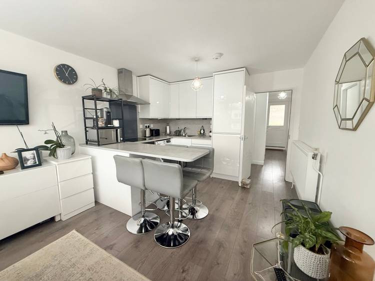 2 bedroom flat