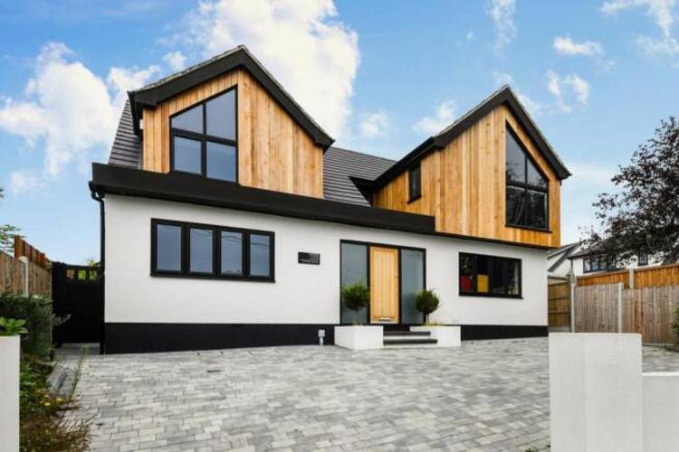 4 bedroom detached house