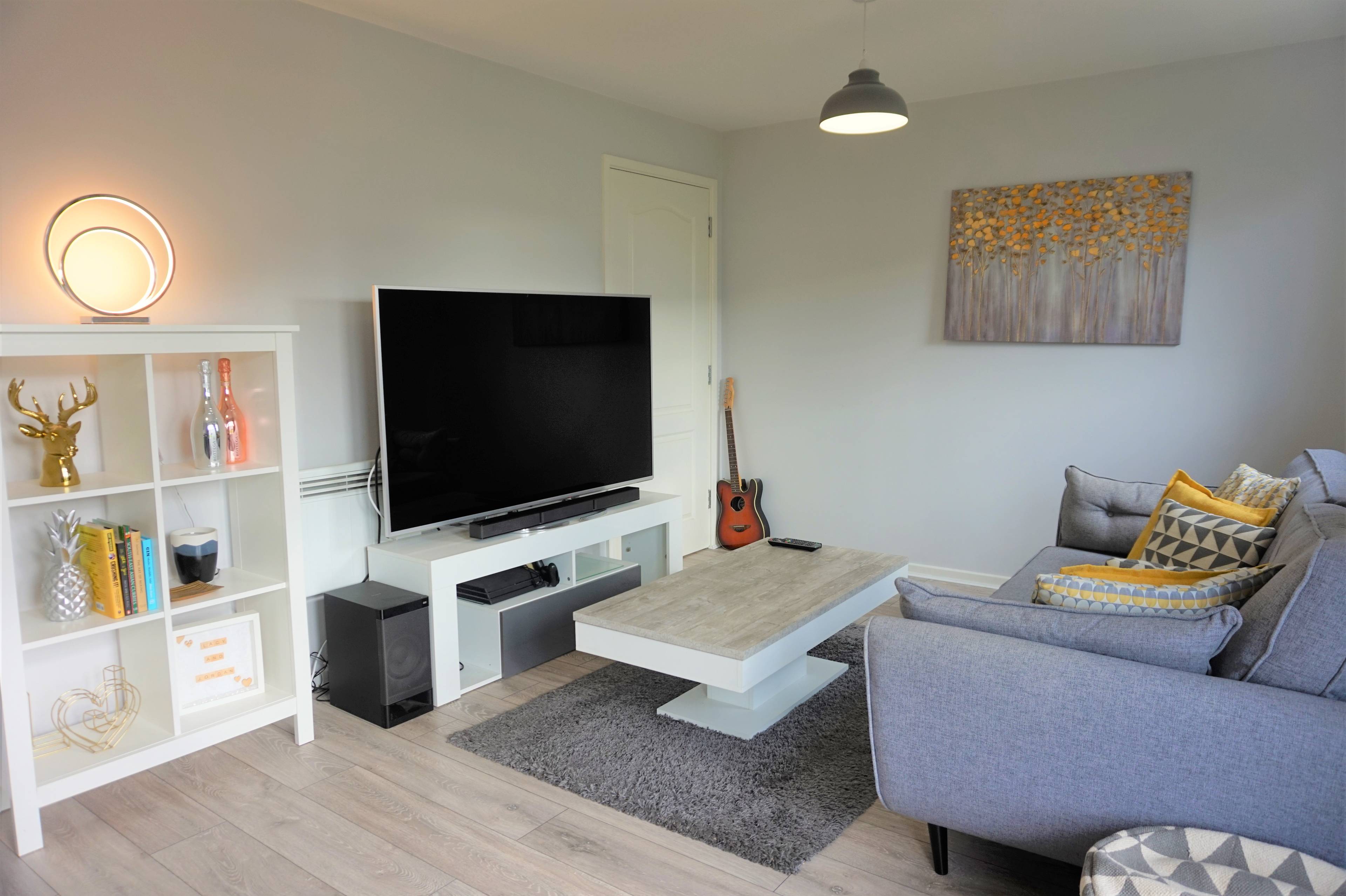 Lounge/Dining Room