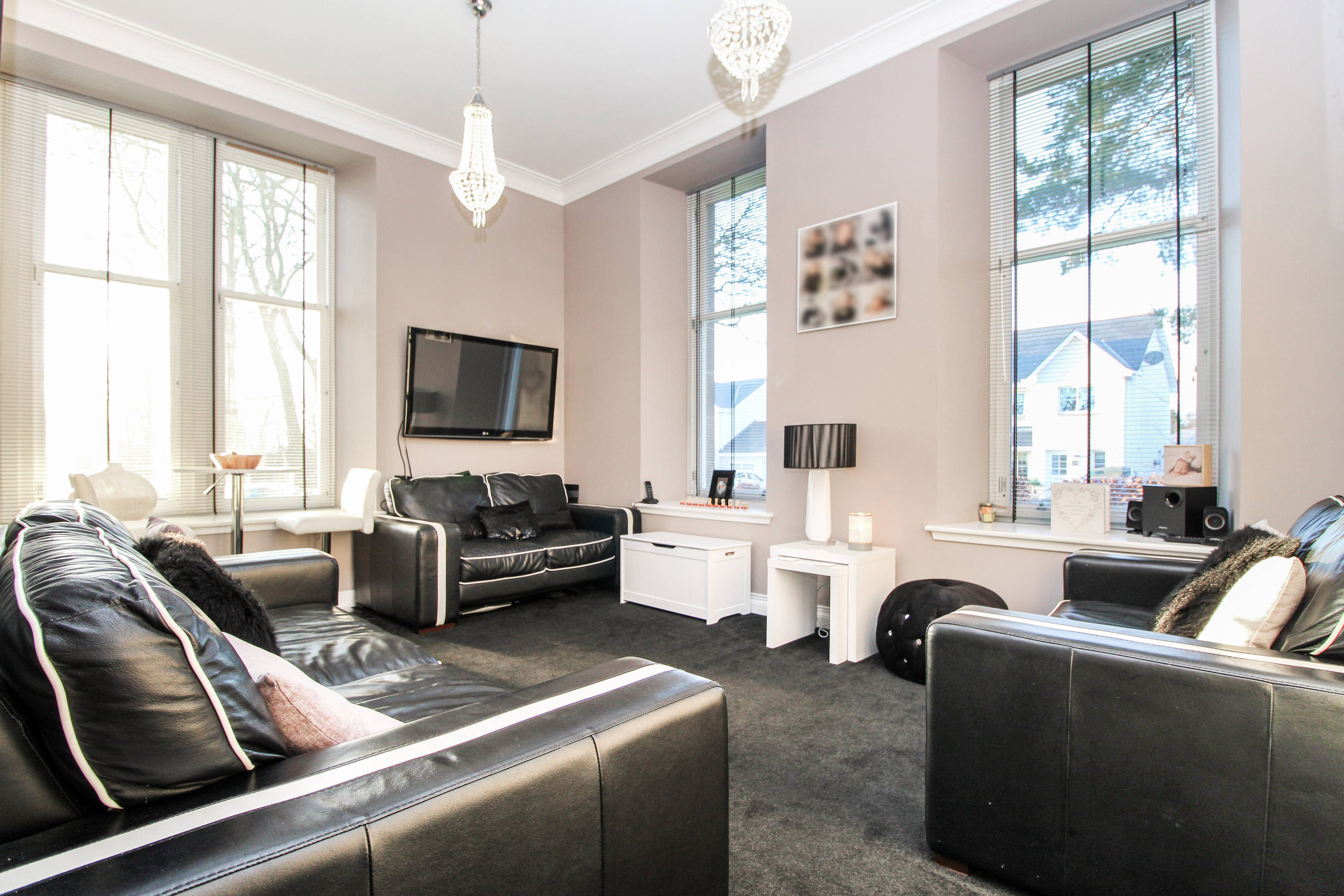 Lounge / Kitchen