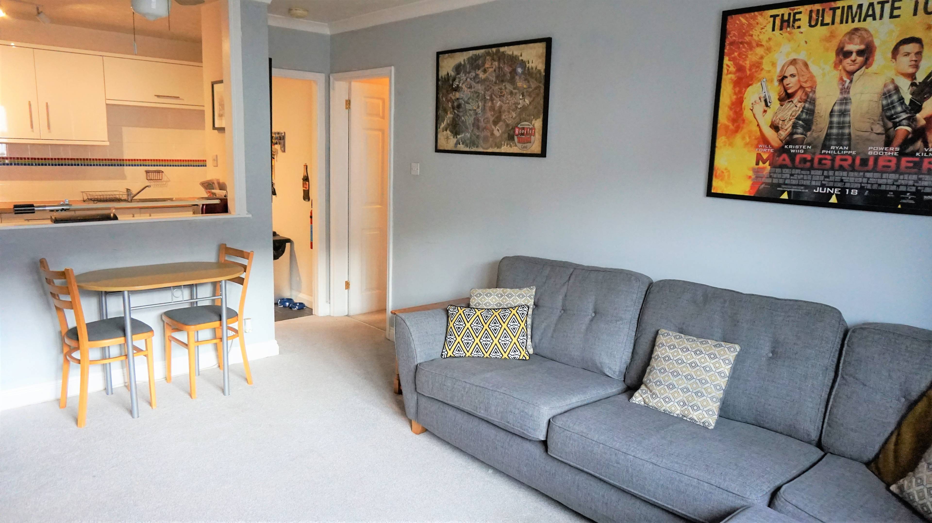 Lounge/Dining Room