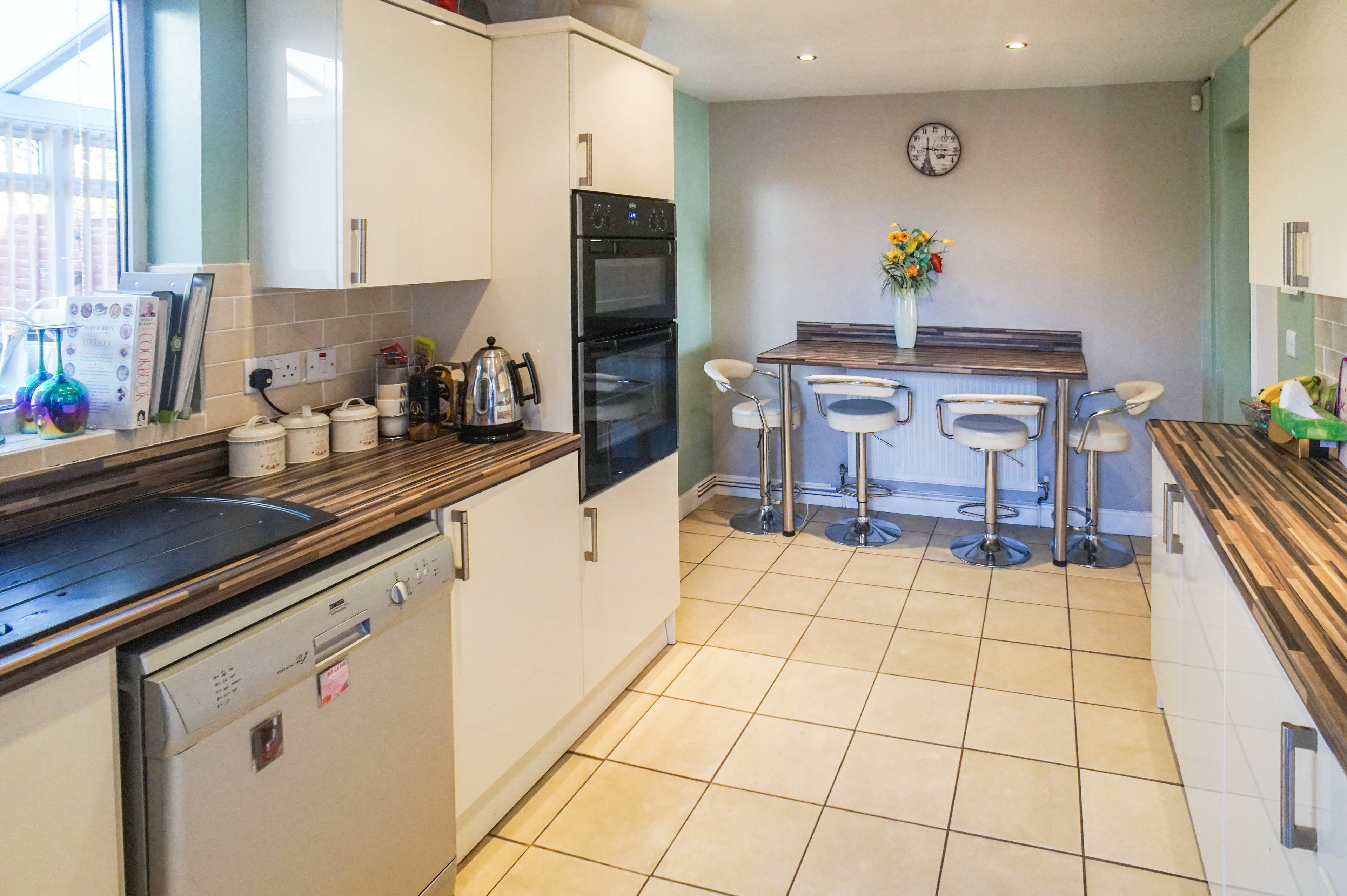 Kitchen/Breakfast