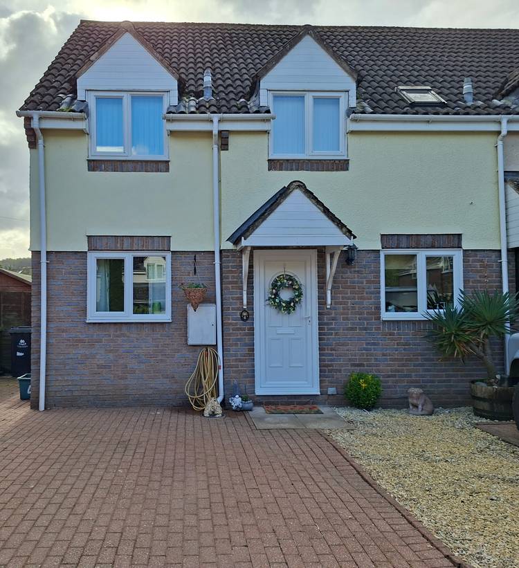 3 bedroom semi-detached house