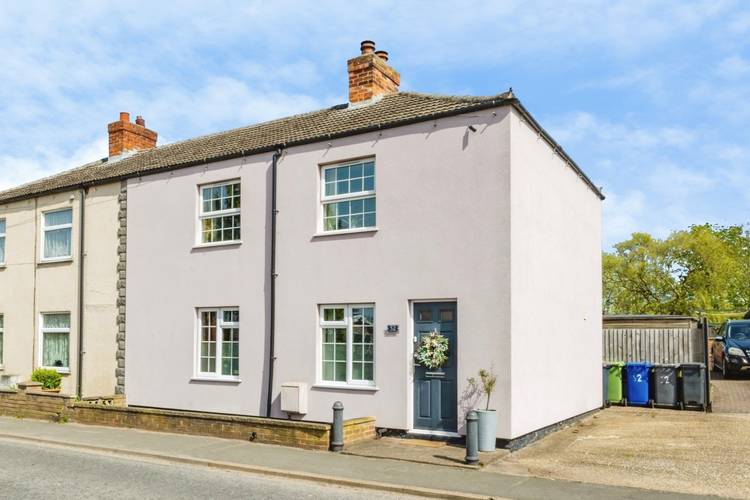 3 bedroom semi-detached house