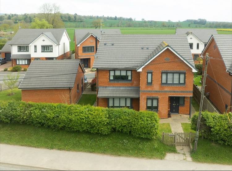 4 bedroom detached house