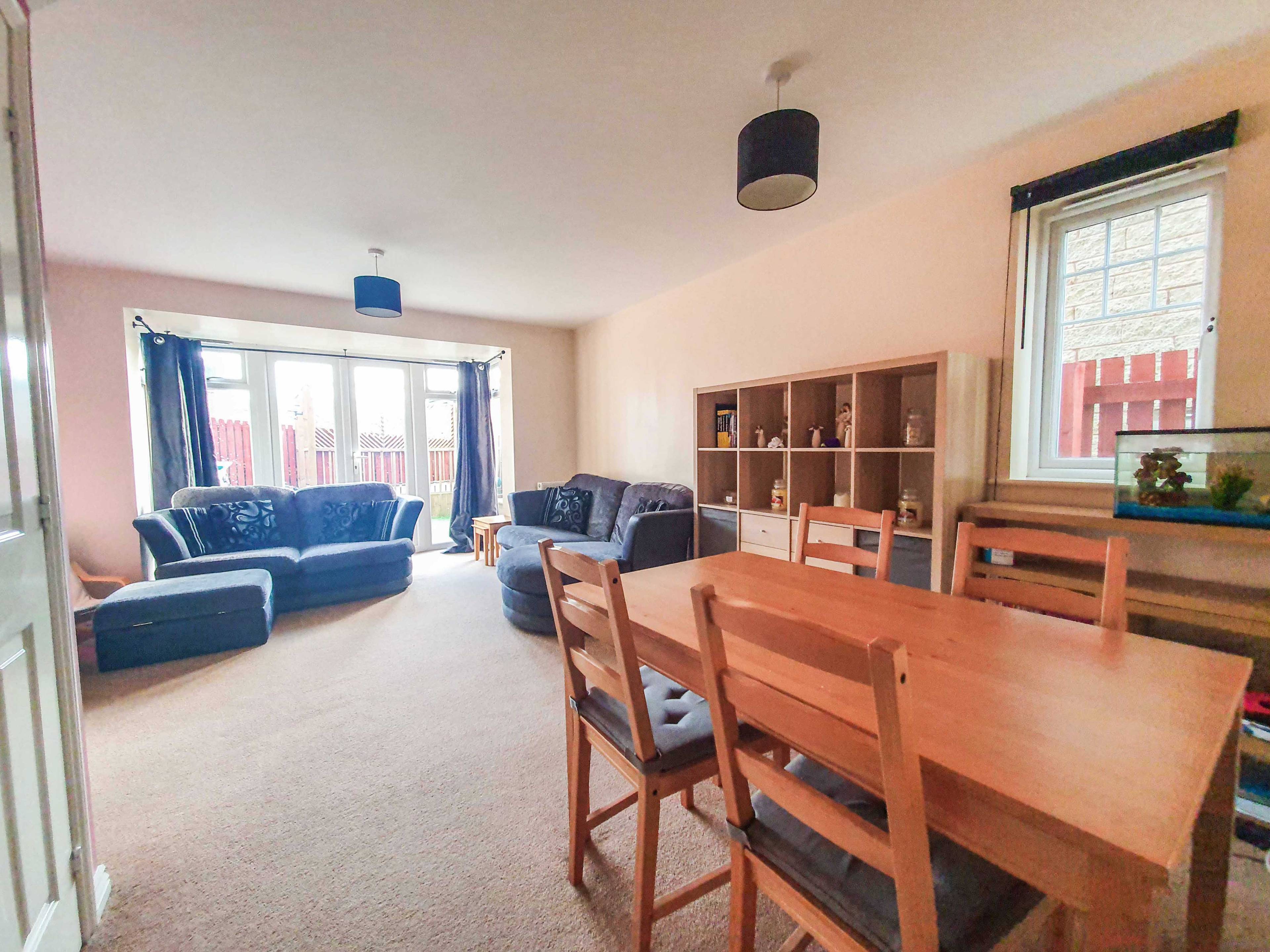 Lounge/Dining Room