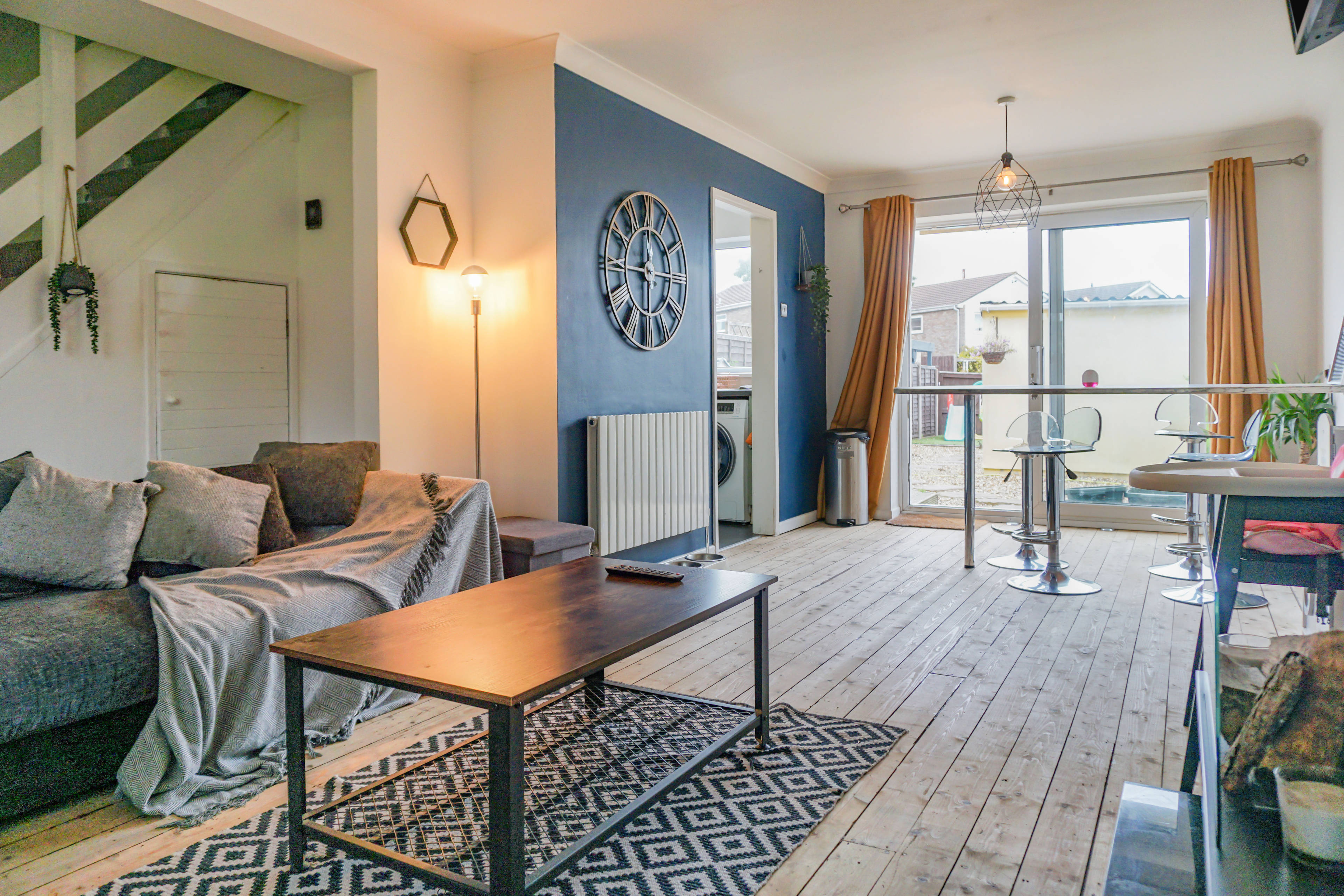 Lounge/Dining Room