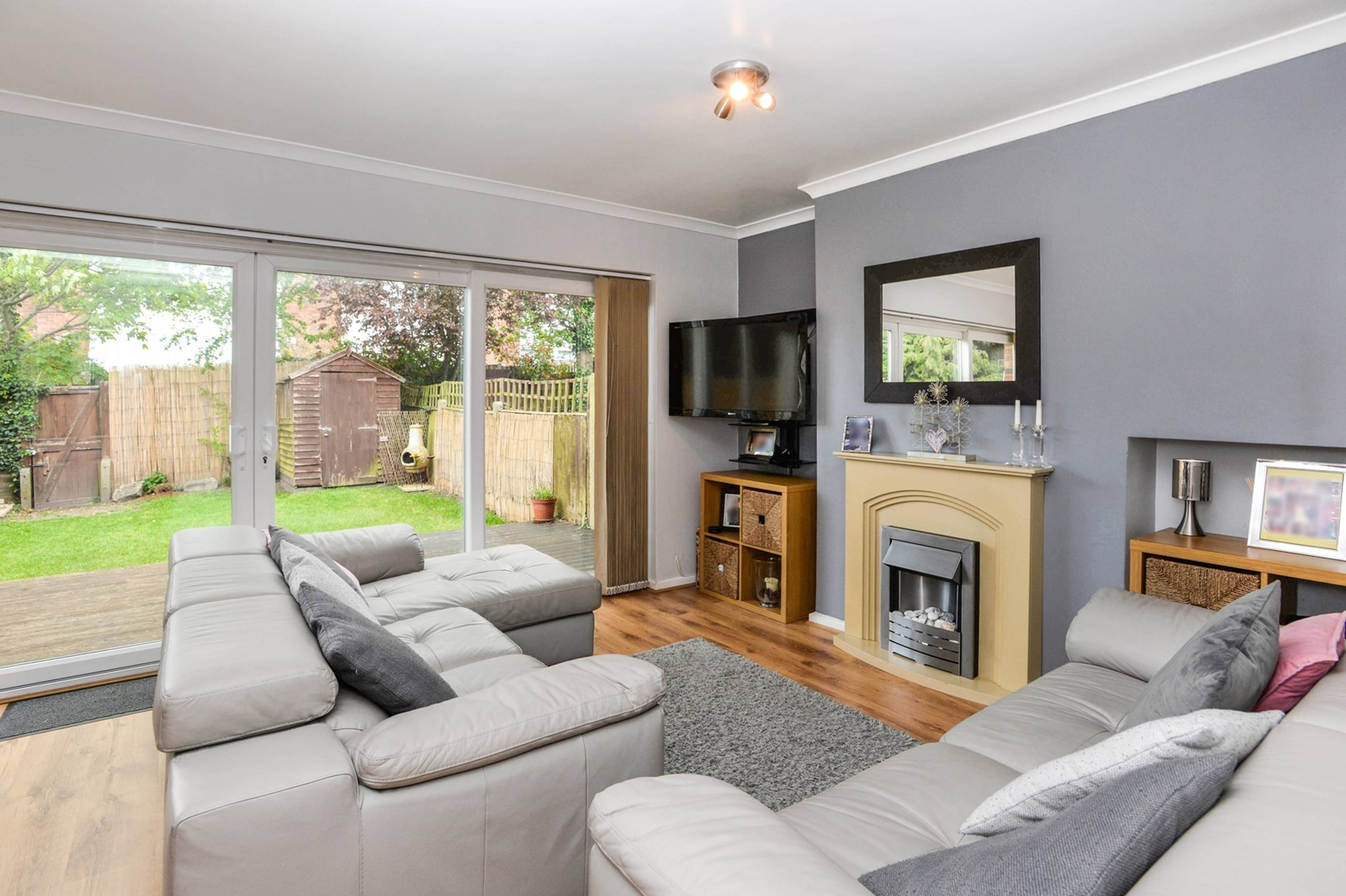 Lounge/Dining Room