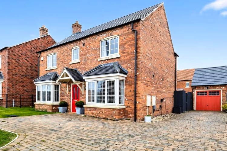 4 bedroom detached house