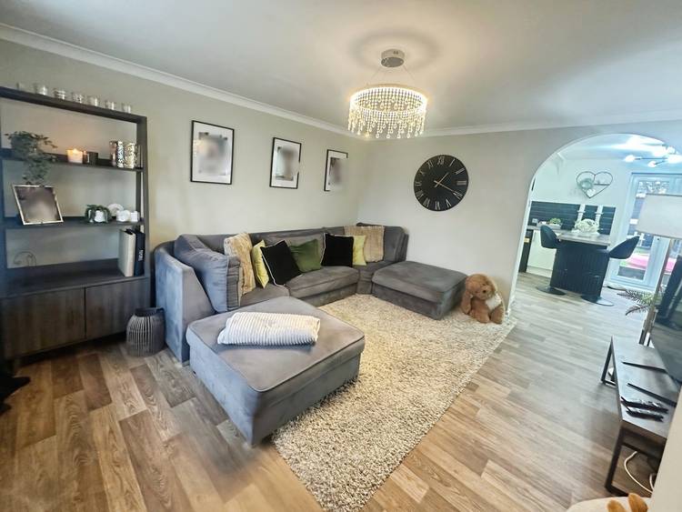 3 bedroom semi-detached house
