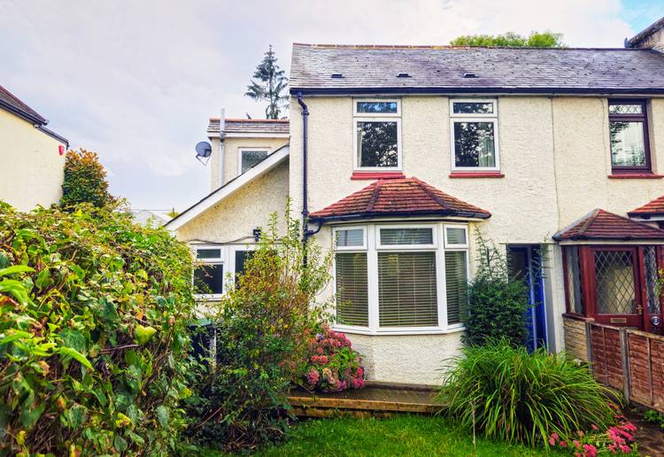 4 bedroom end of terrace house