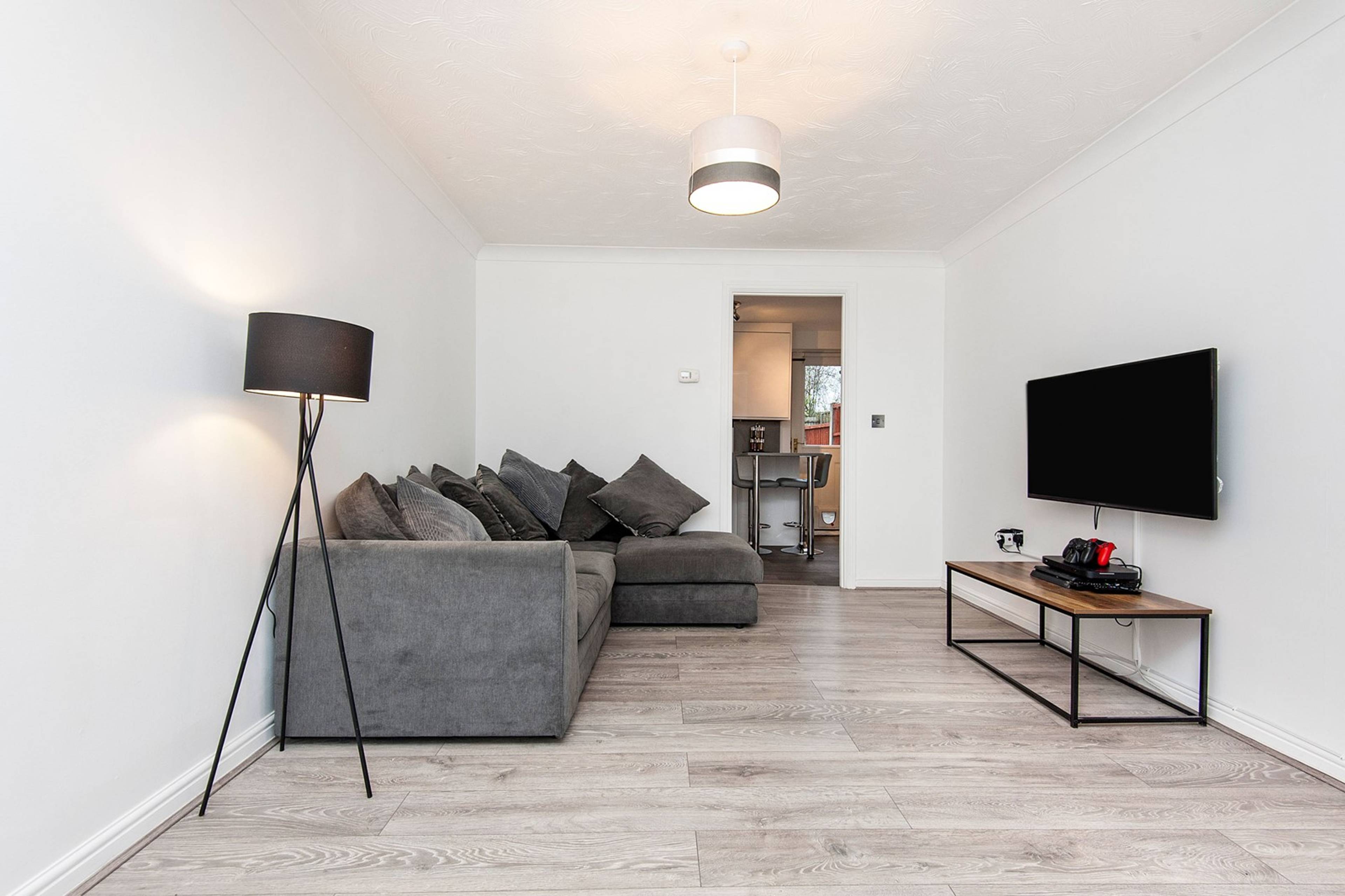 Lounge/Dining Room