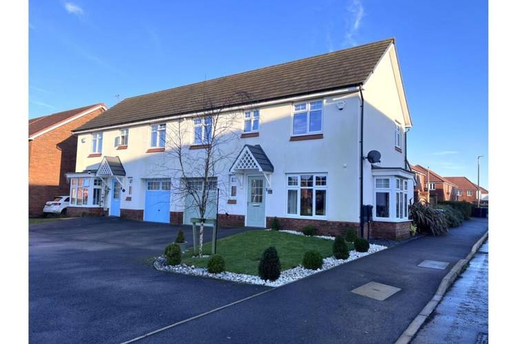 3 bedroom semi-detached house