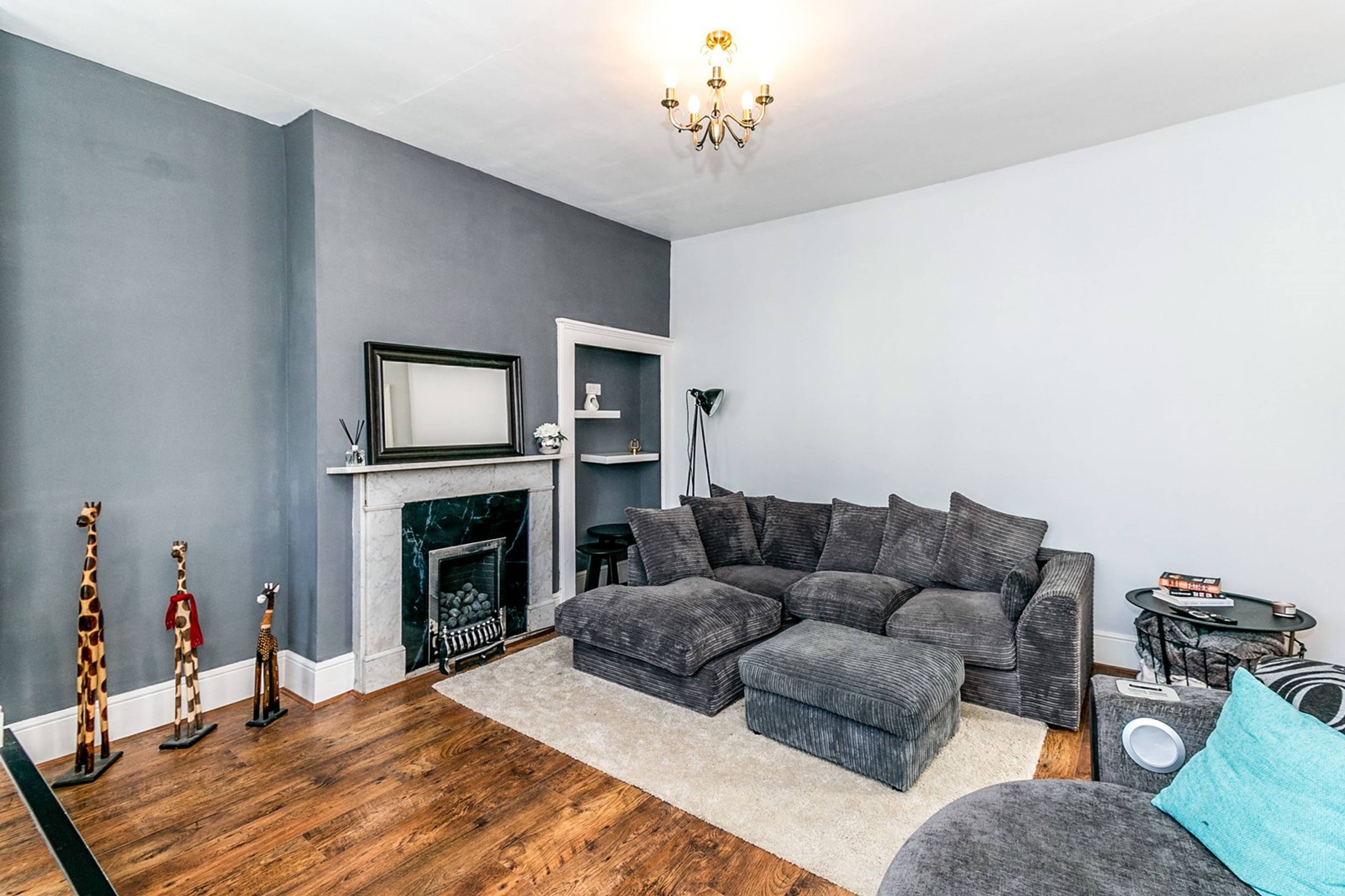 Lounge/Dining Room
