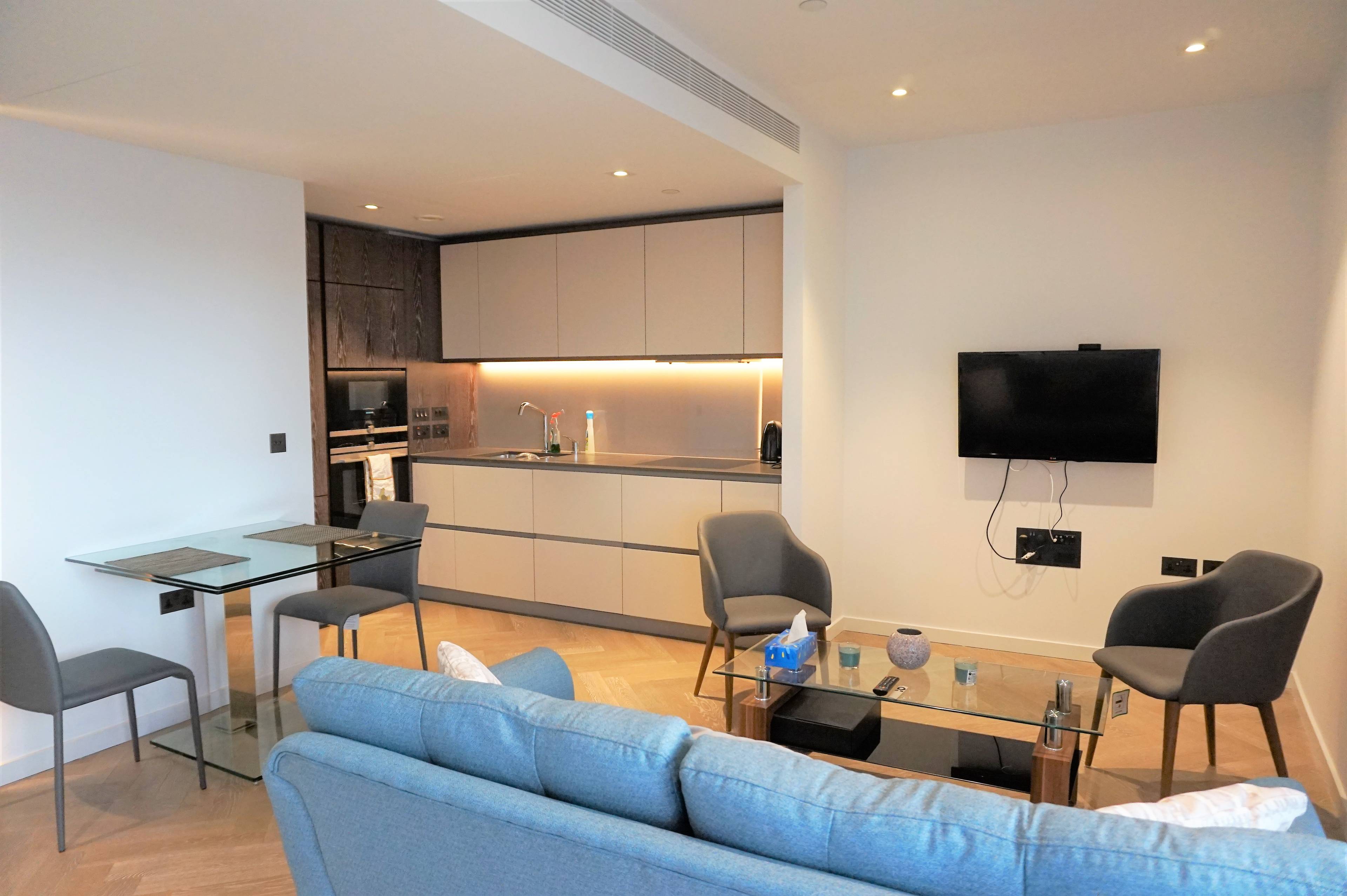 Lounge / Kitchen