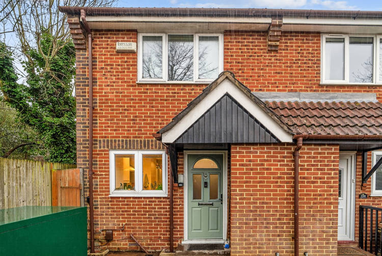 2 bedroom end of terrace house