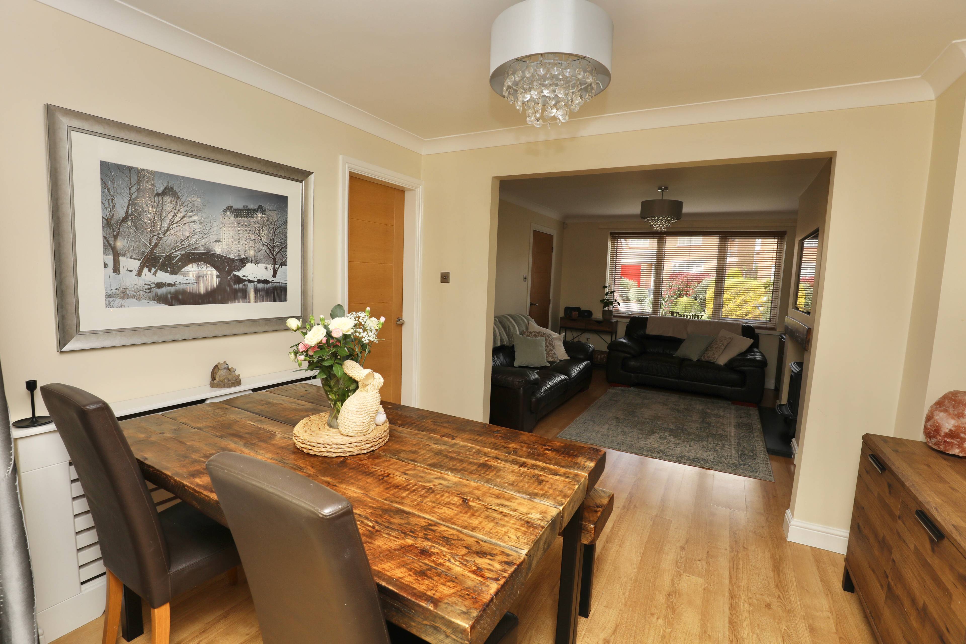 Lounge/Dining Room